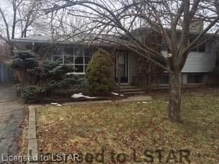 32 MENDIP Crescent photo 1