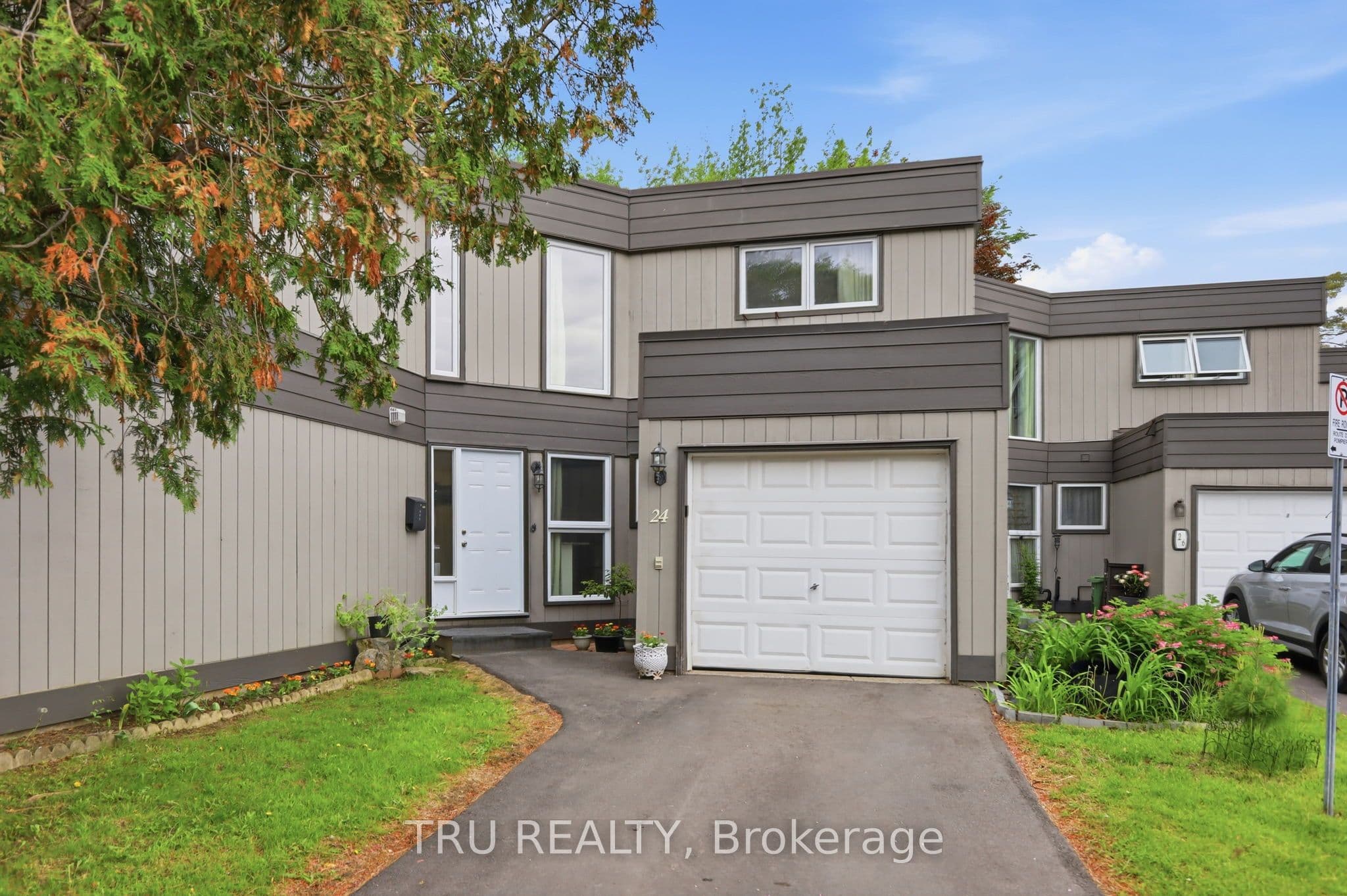 Unit 37 24 Compata Way photo 1