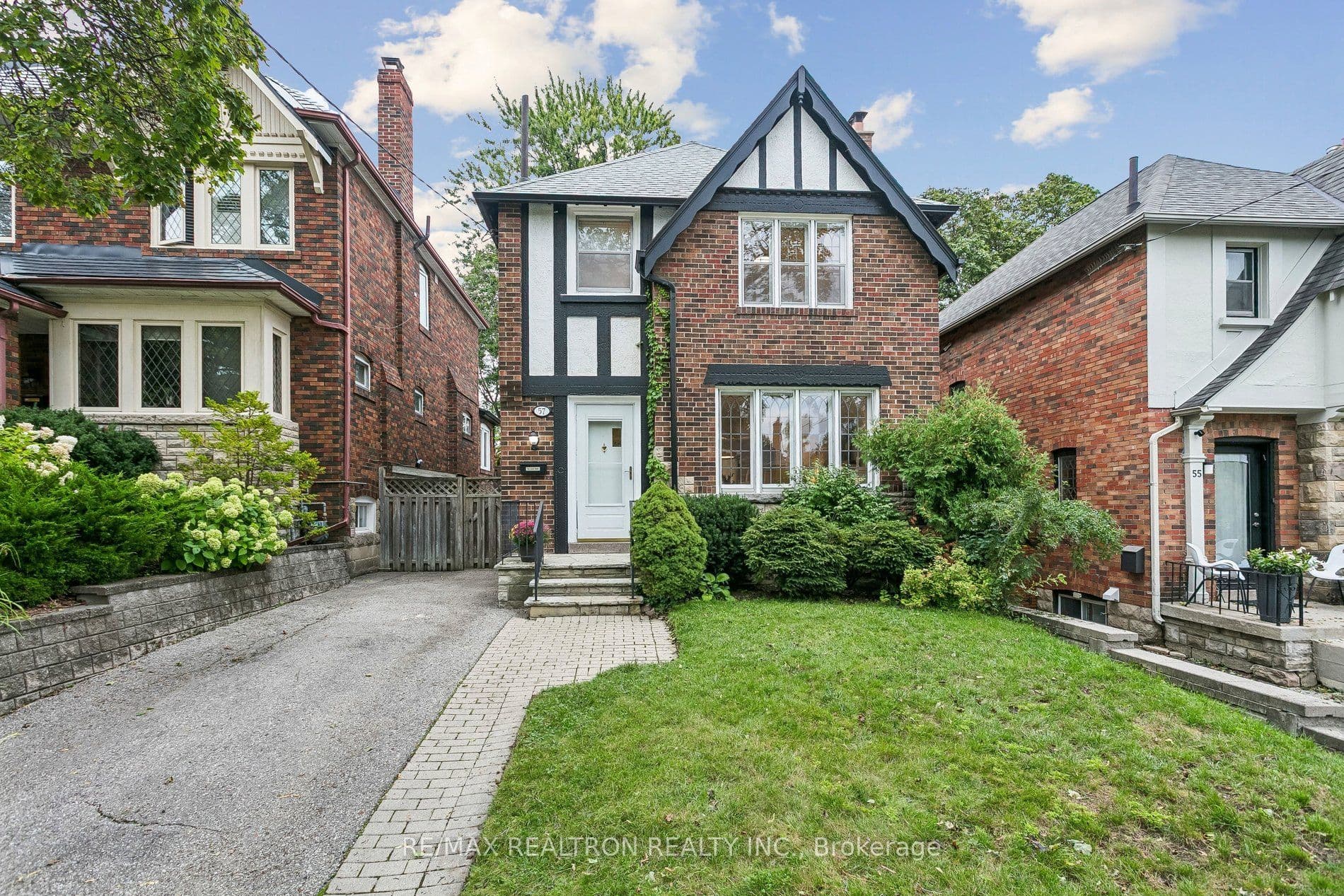 57 Castle Knock Road photo 1