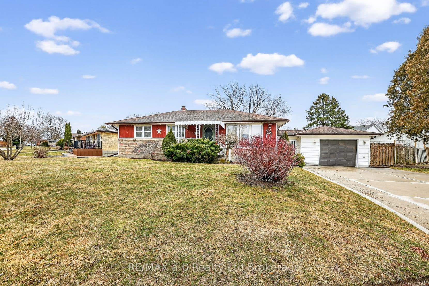 23 Glenn Avenue photo 1