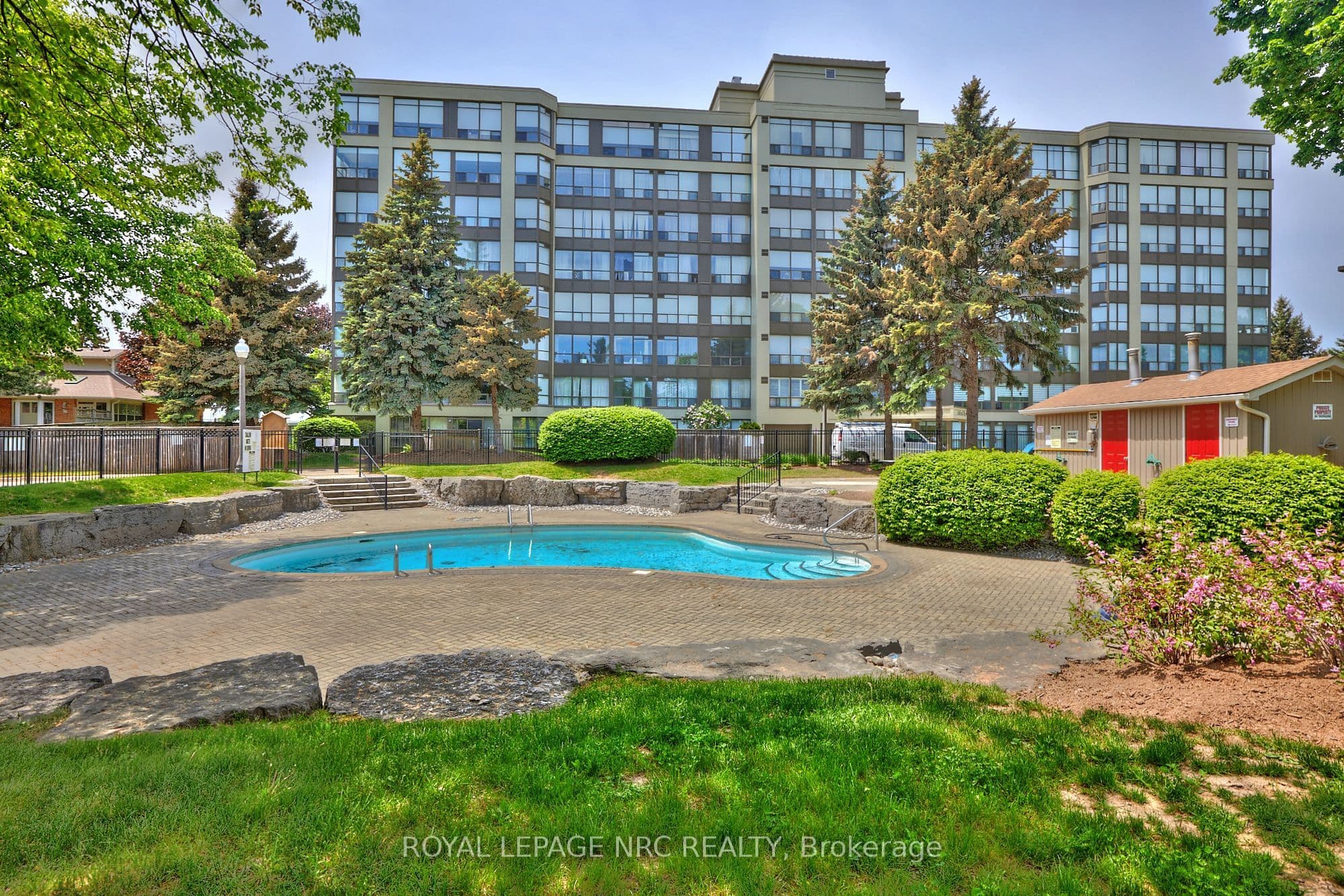 Unit #606 5100 DORCHESTER Road photo 1