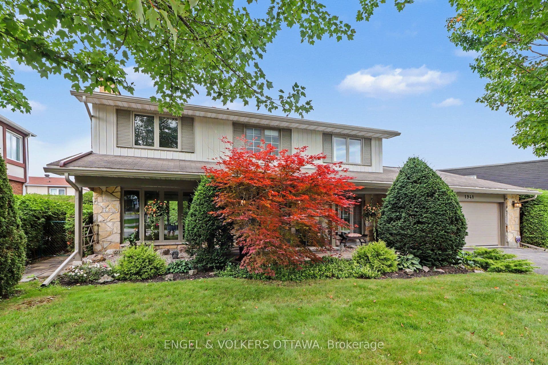 1941 Naskapi Drive photo 1