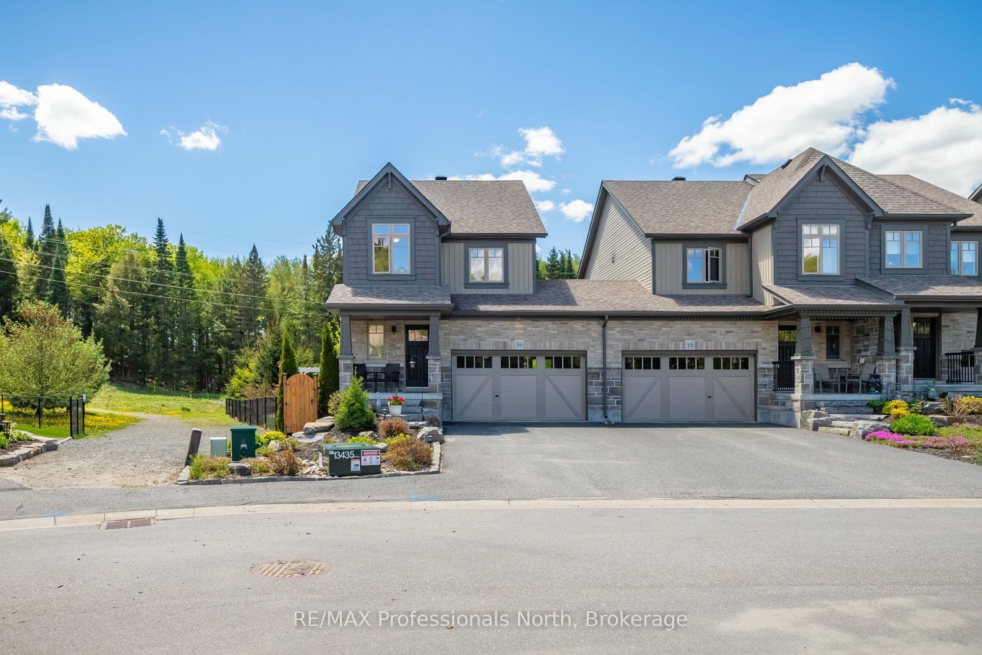 36 Spalding Crescent photo 1