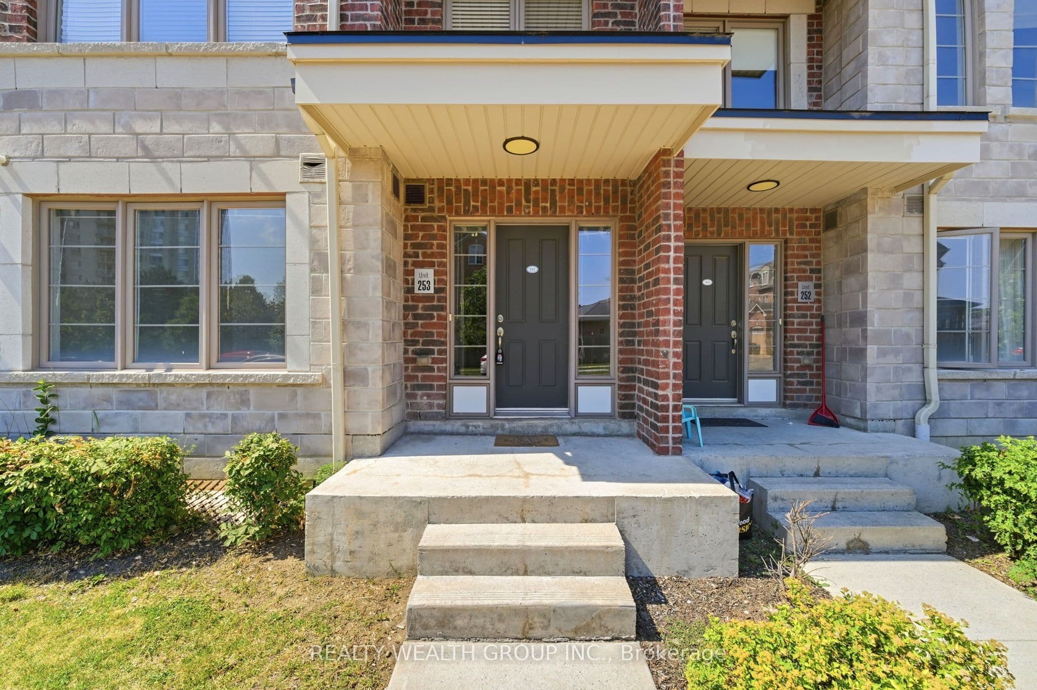 Unit 253 60 Parrotta Drive photo 1