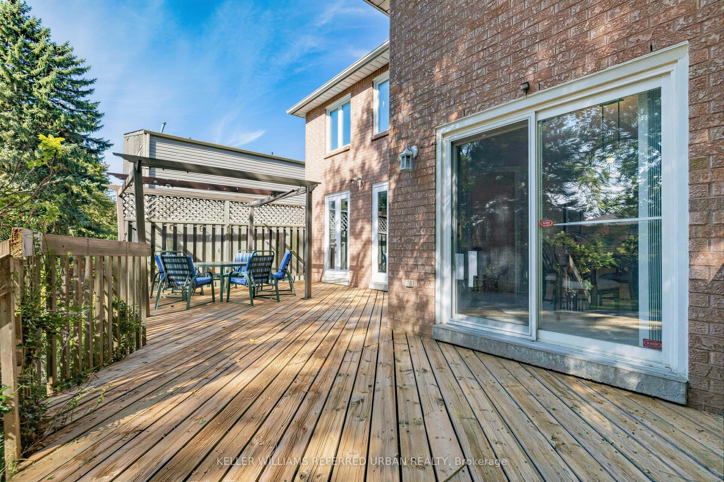 411 Cummer Avenue photo 1