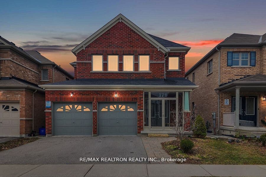 179 Armstrong Crescent photo 1