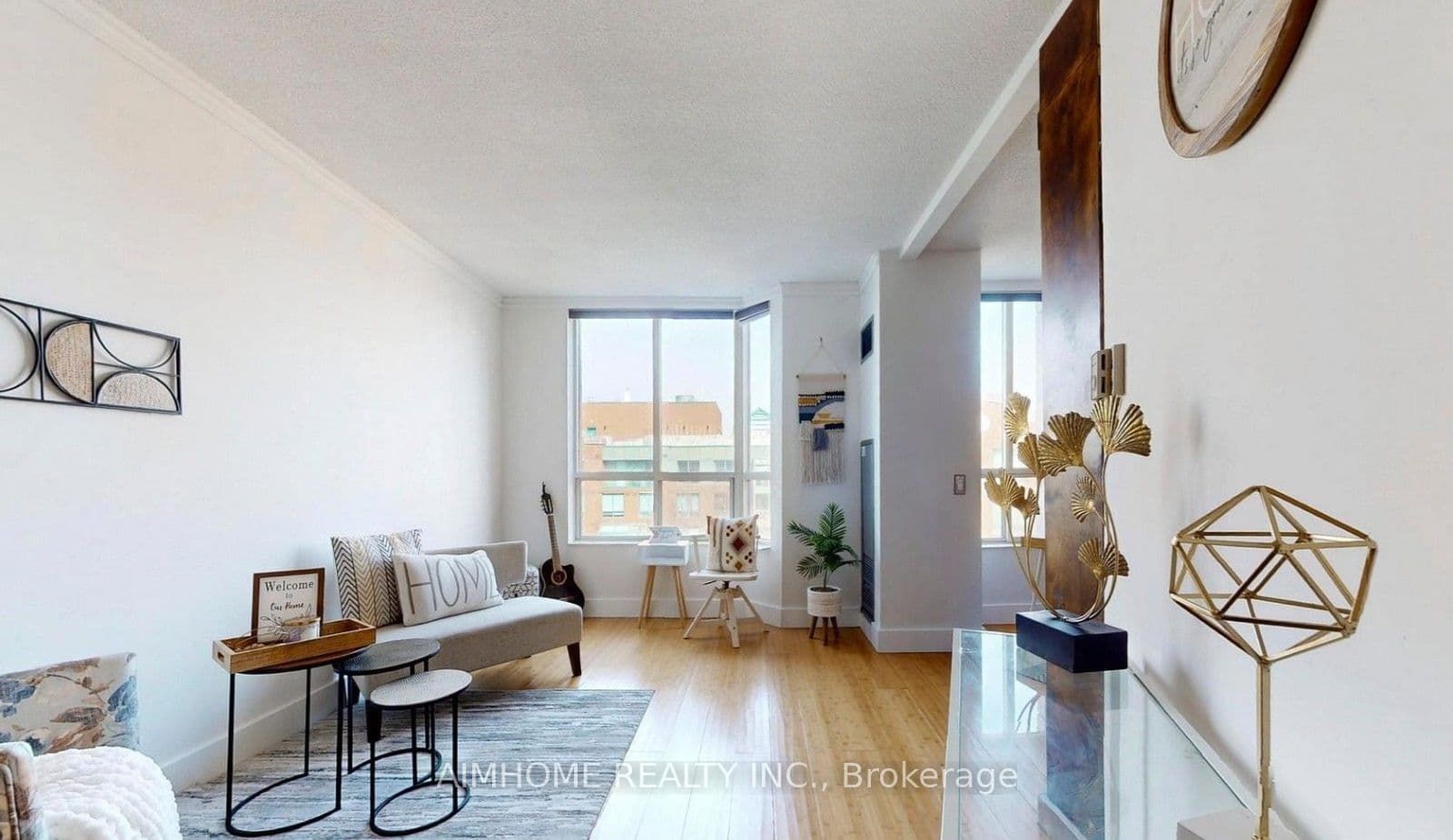 Unit 806 284 Bloor Street photo 1