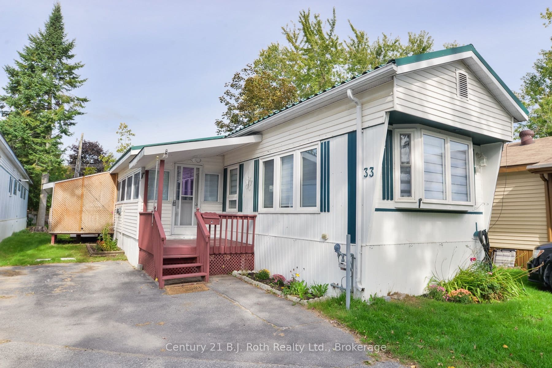 Unit 33 580 West Street photo 1