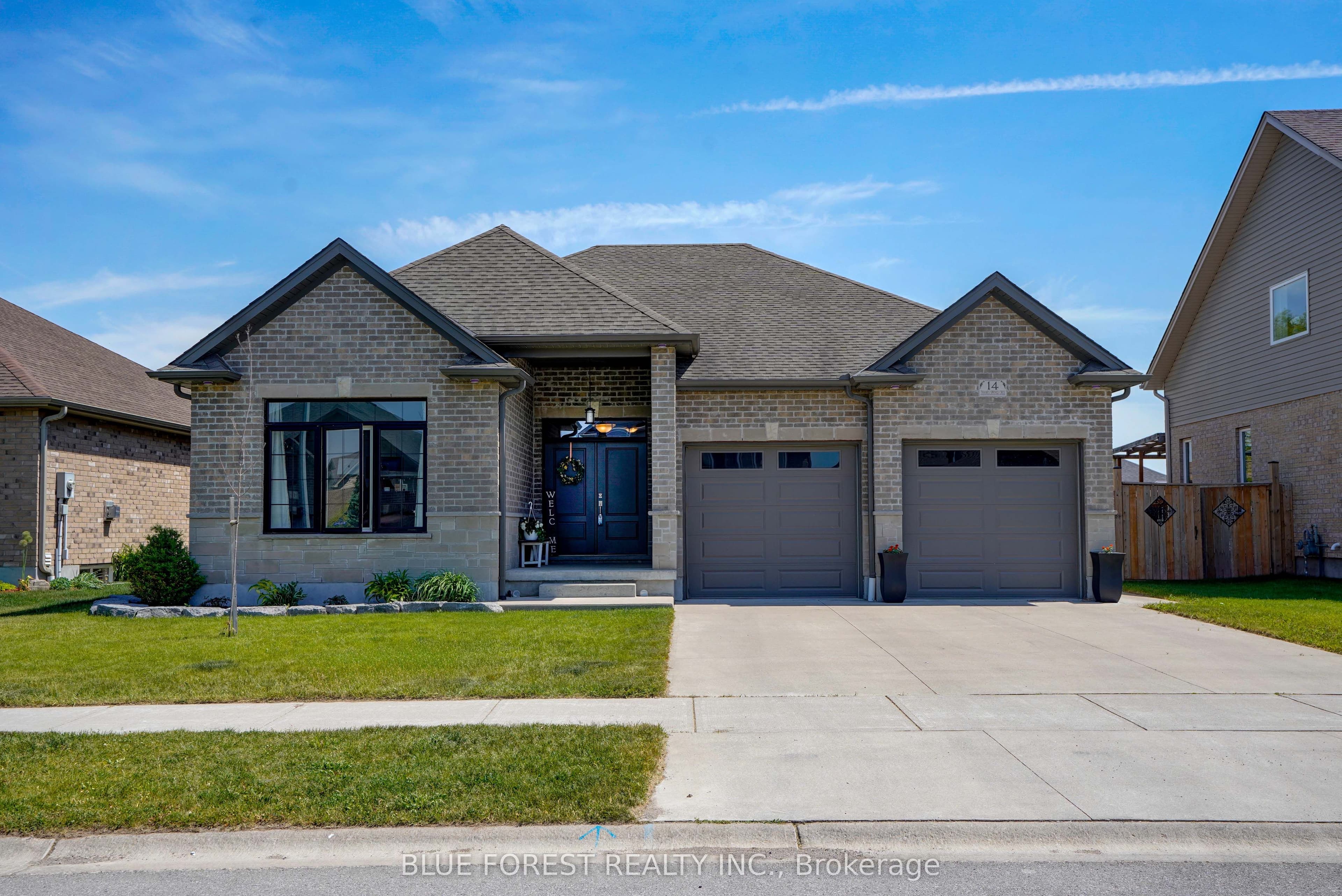 14 Thames Springs Crescent photo 1