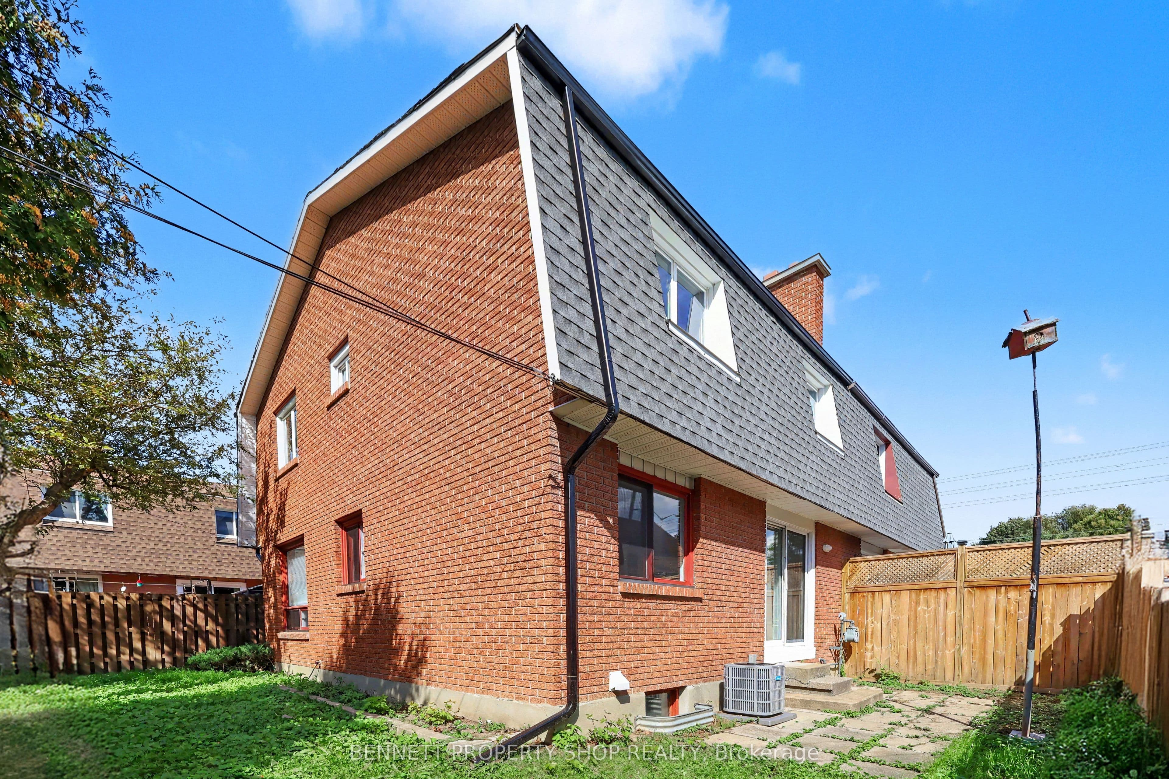Unit 7 639 Morin Street photo 1