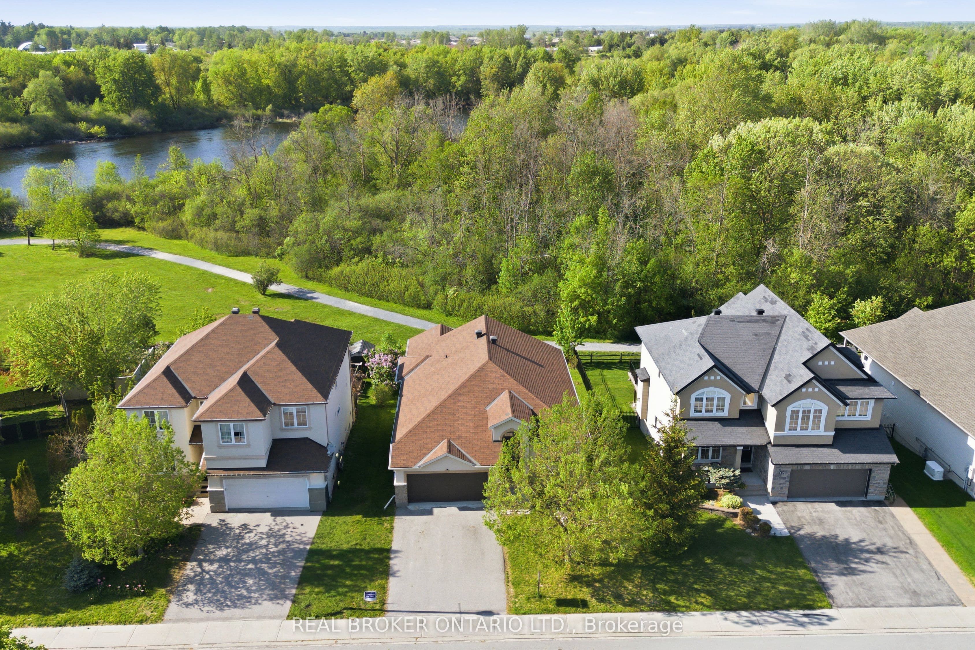 51 Waterside Drive photo 1