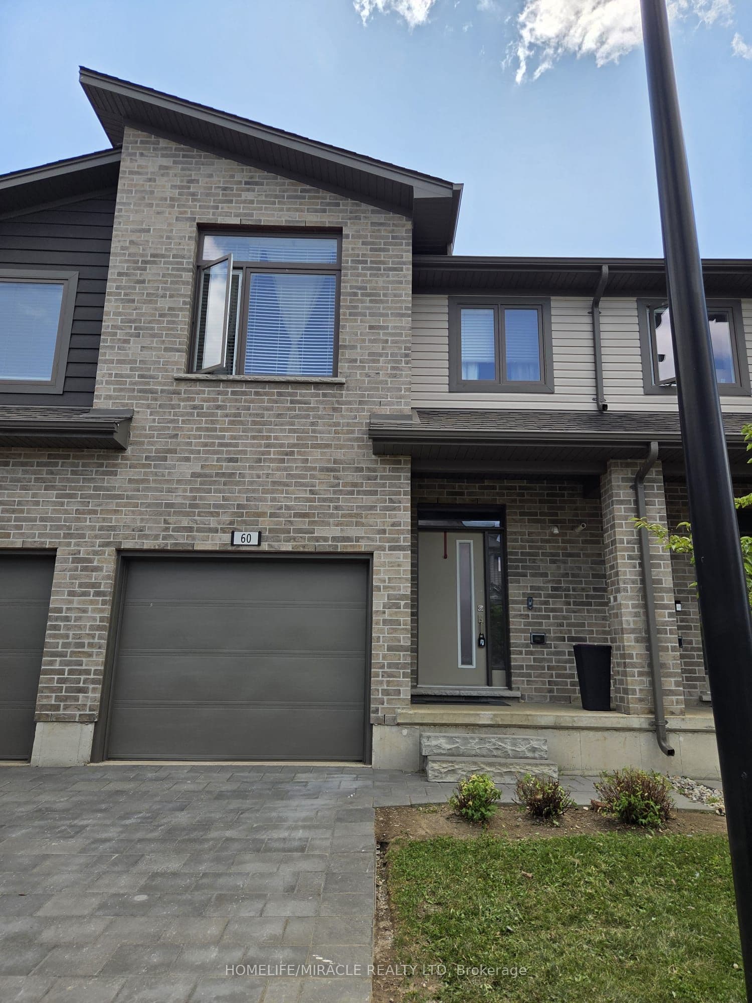 Unit 60 2070 Meadowgate Boulevard photo 1