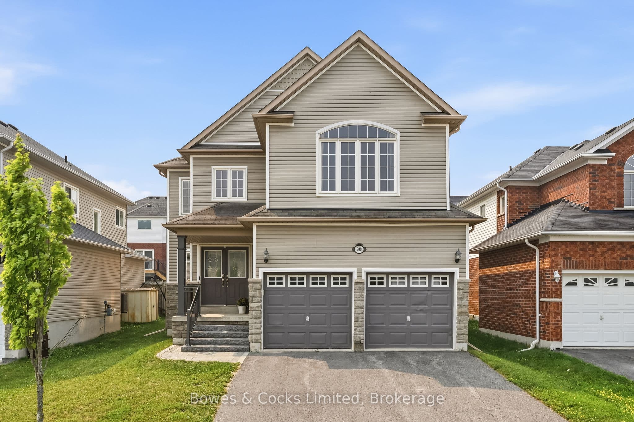 700 Tully Crescent photo 1
