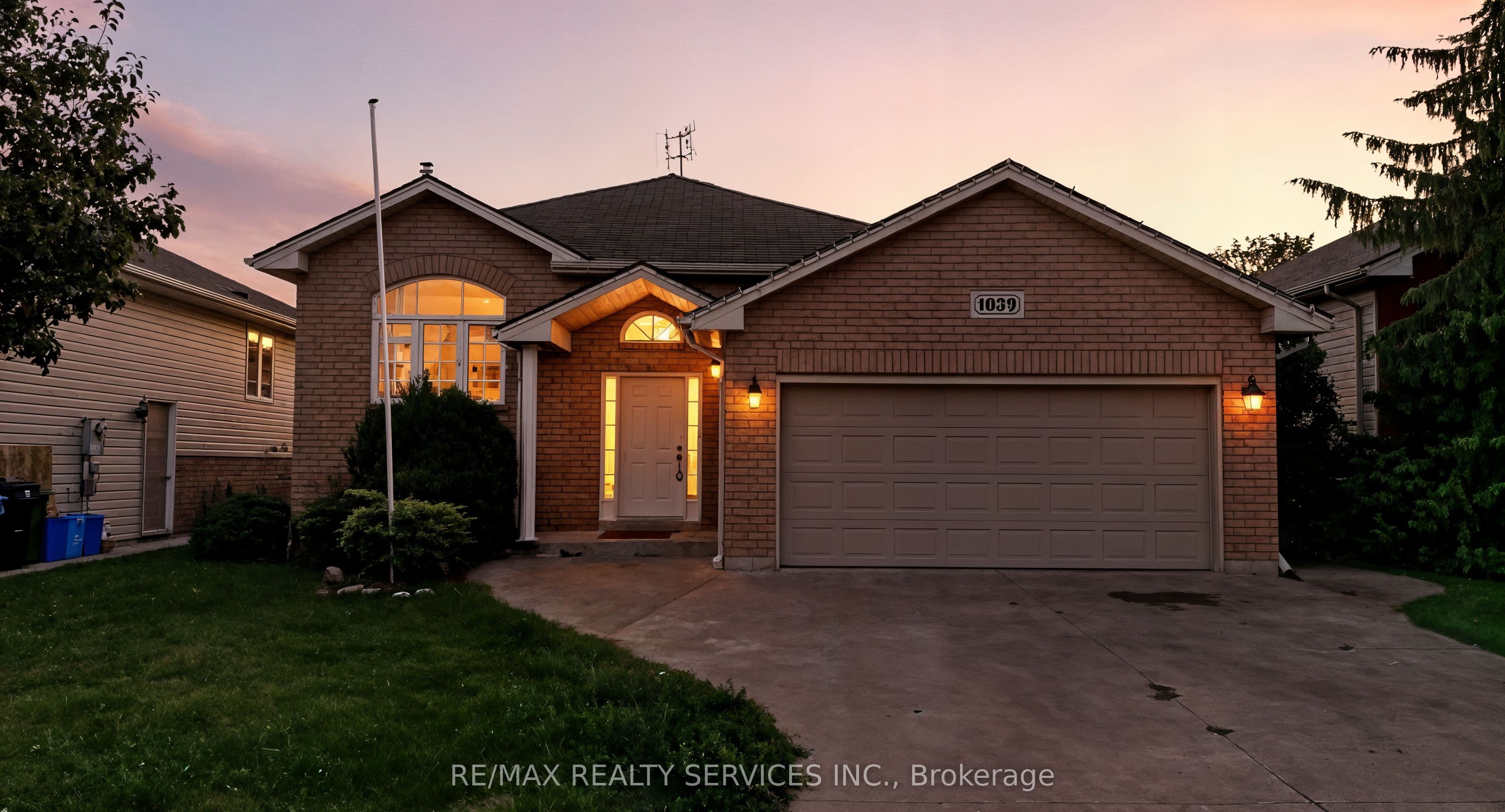 1039 Clover Avenue photo 1
