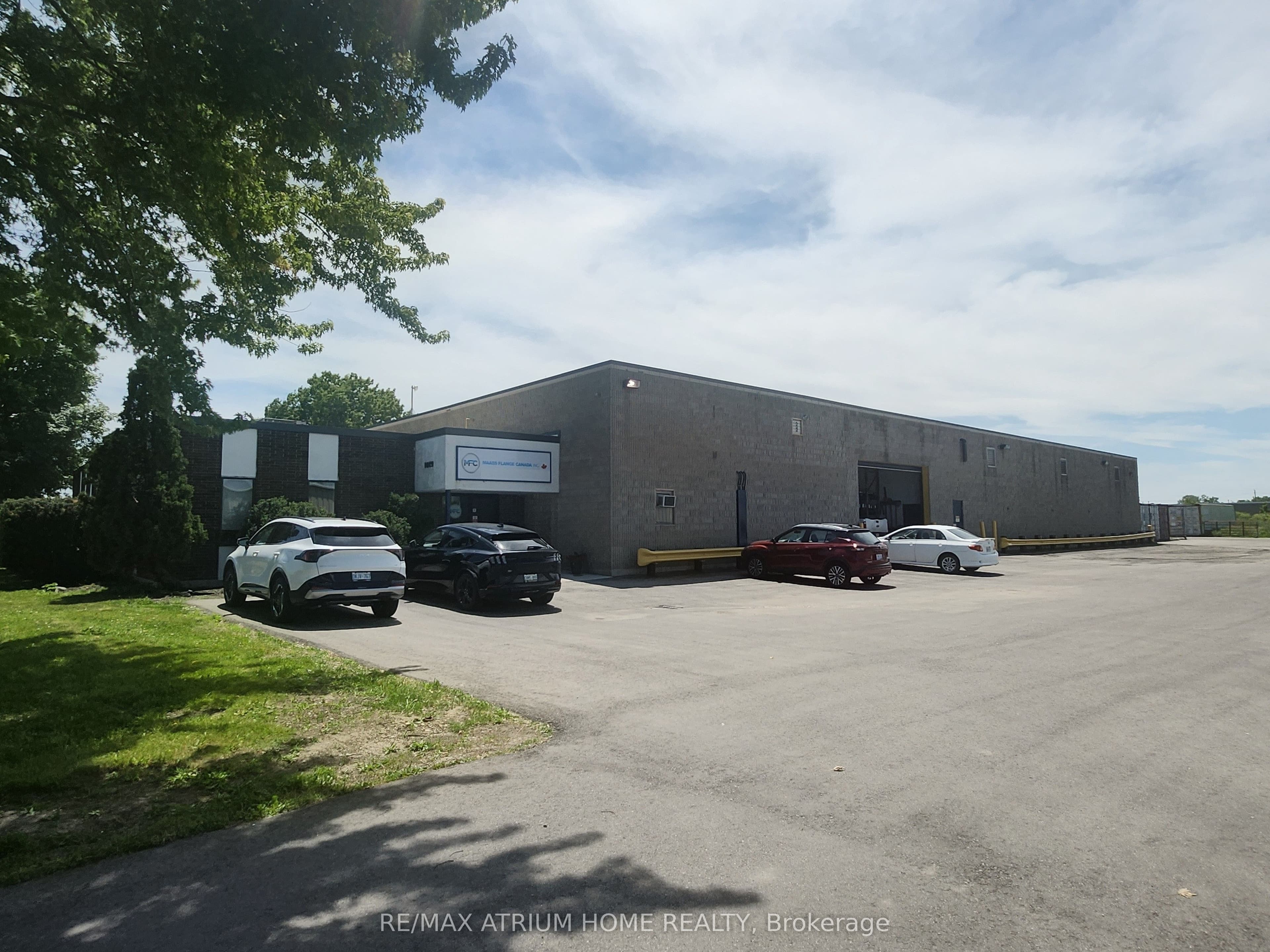 1019 Adelaide Street photo 1