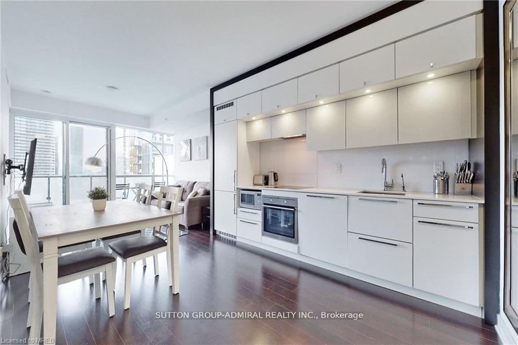 Unit 3706 15 Grenville Street photo 1