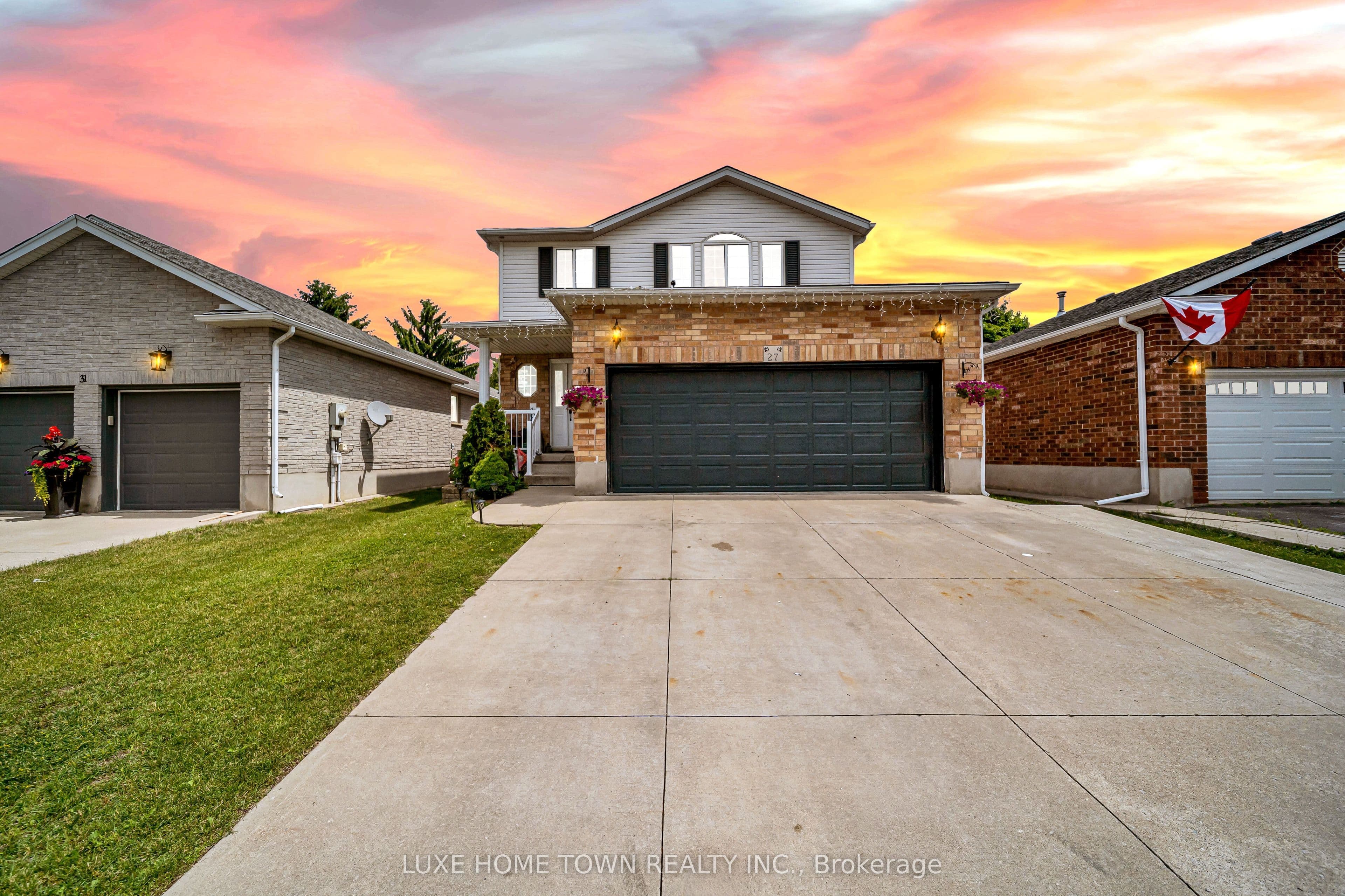 27 Fraserwood Court photo 1