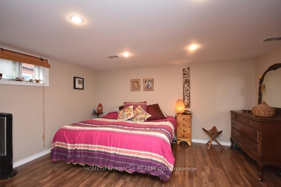 1476 Cawthra Road photo 1