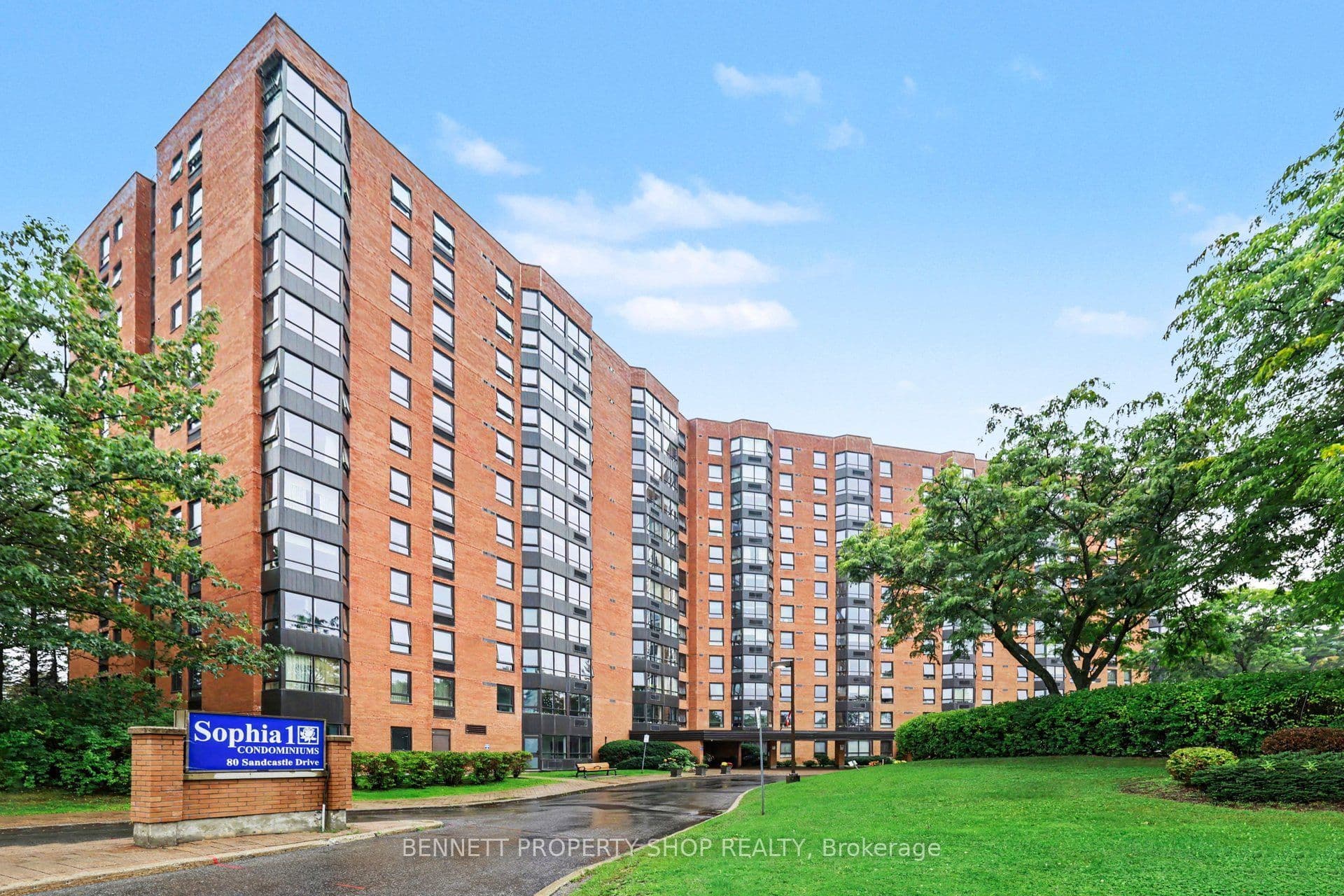 Unit 803 80 Sandcastle Drive photo 1