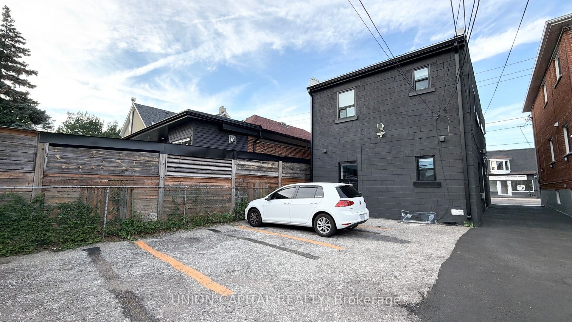1342 Weston Road photo 1