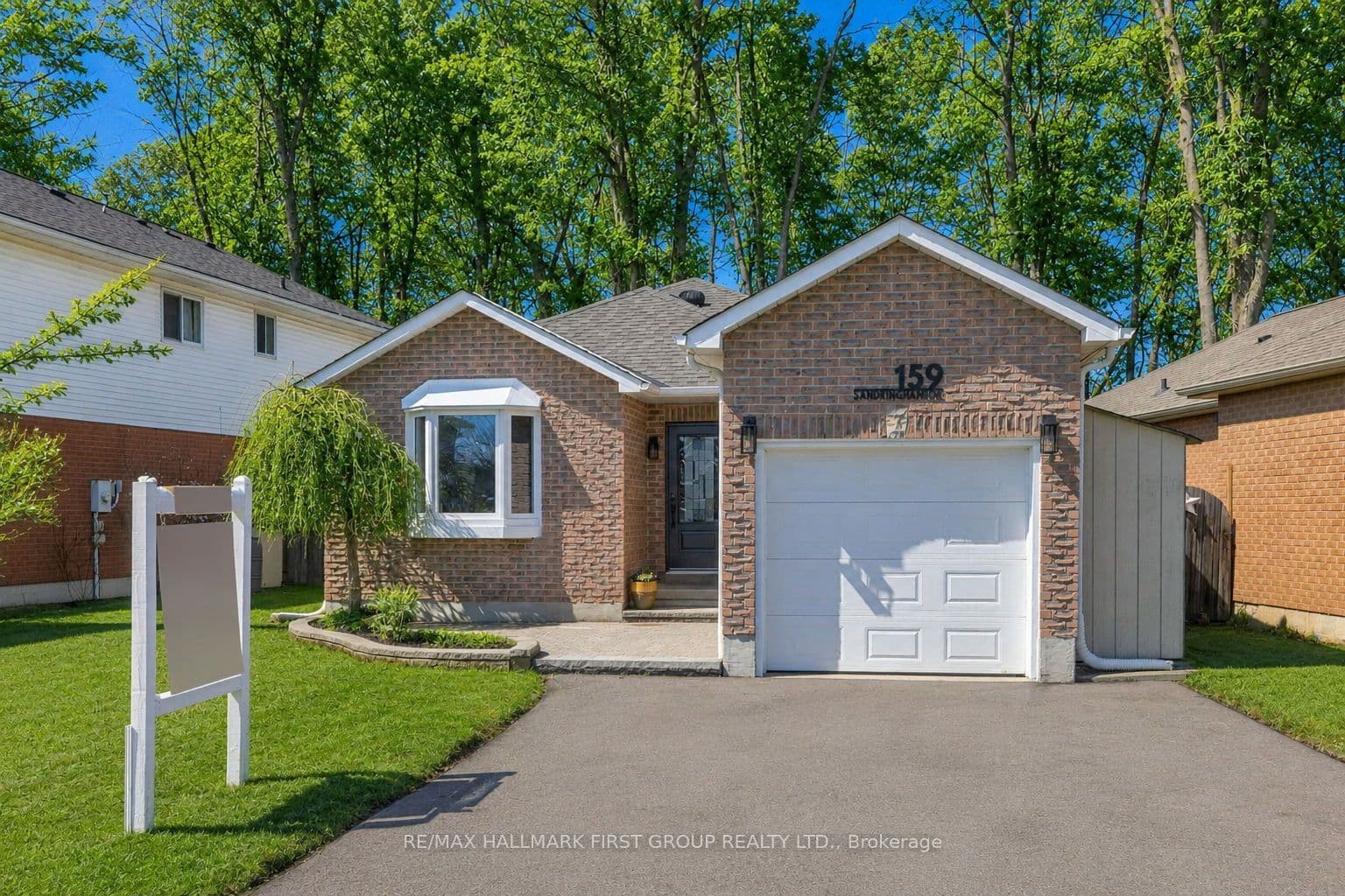 159 Sandringham Drive photo 1