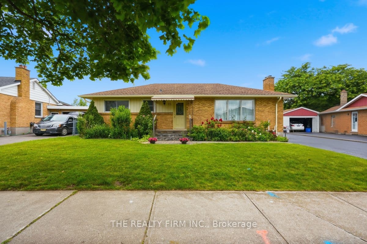 23 Frontenac Road photo 1