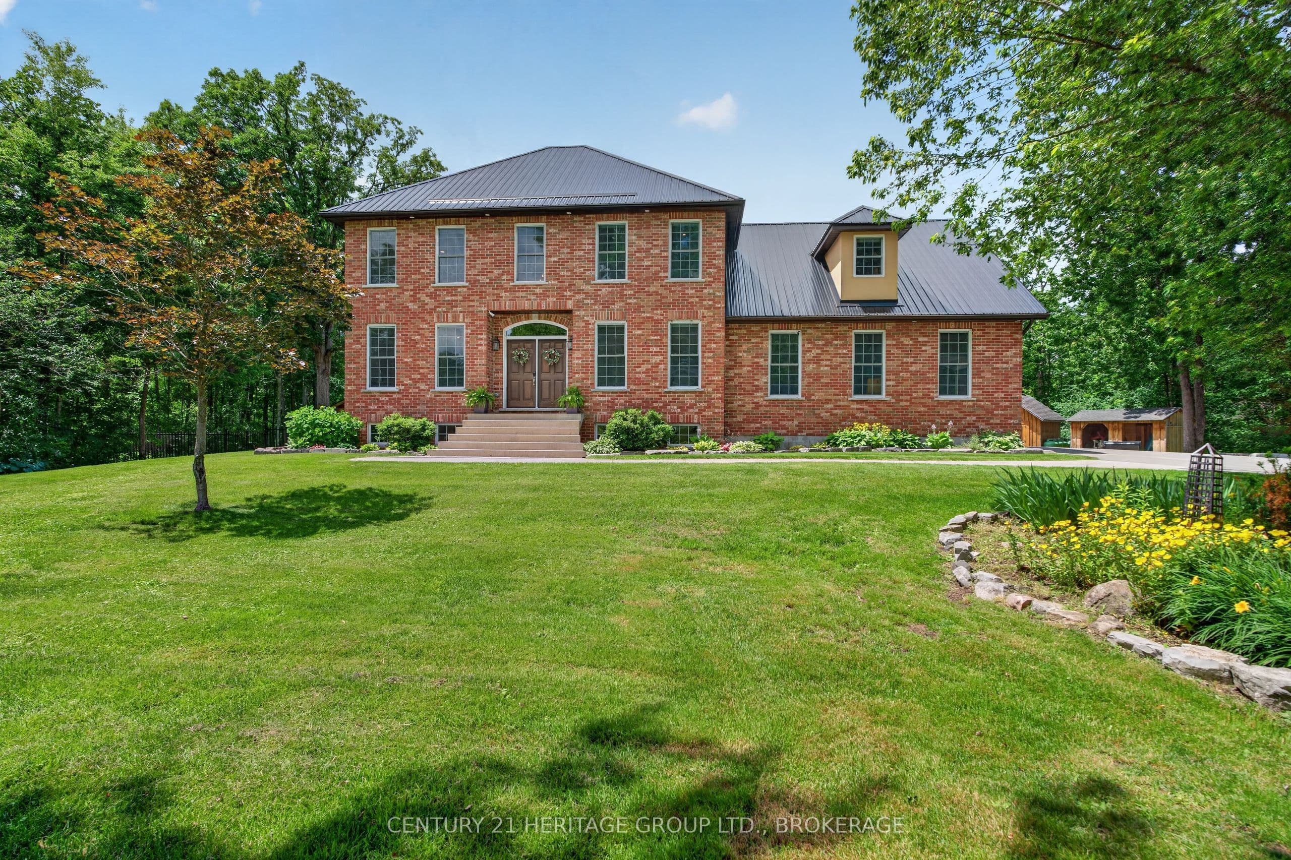 13 Fawn Brook Drive photo 1