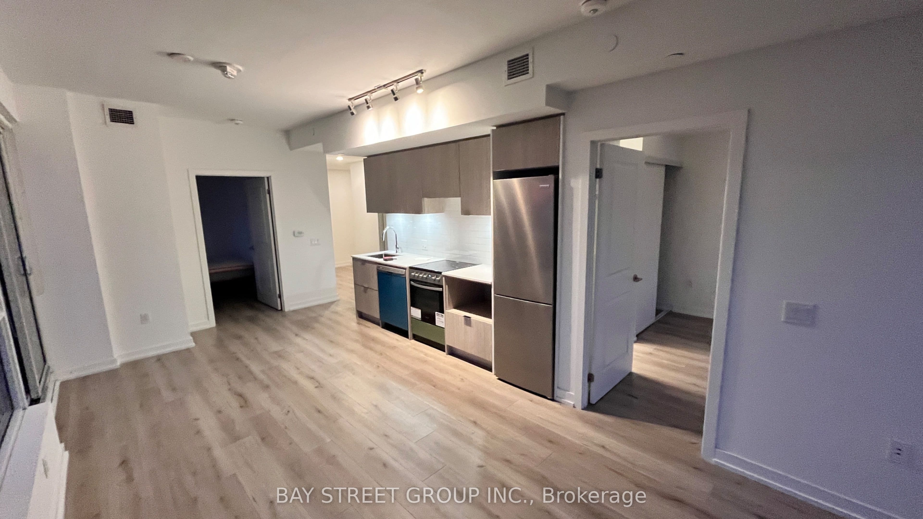 Unit 4702 395 Bloor Street photo 1