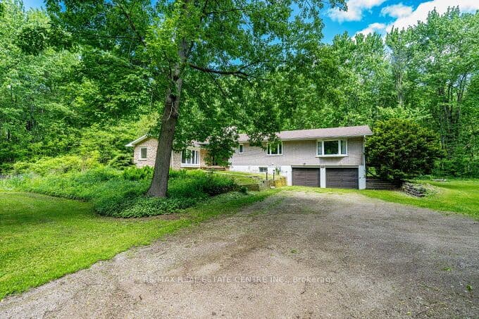 563 6th Concession Road photo 1