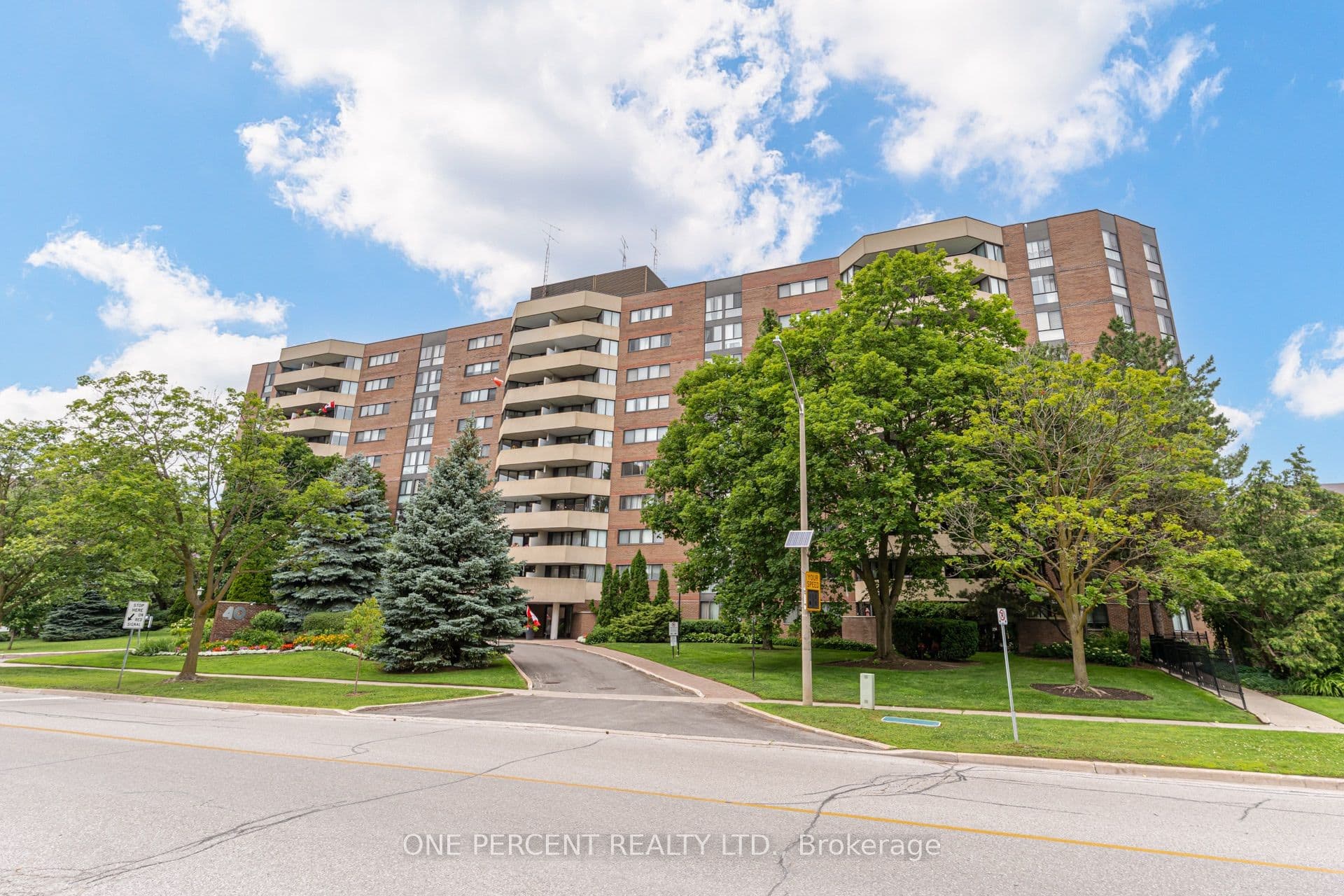 Unit 302 40 Baif Boulevard photo 1