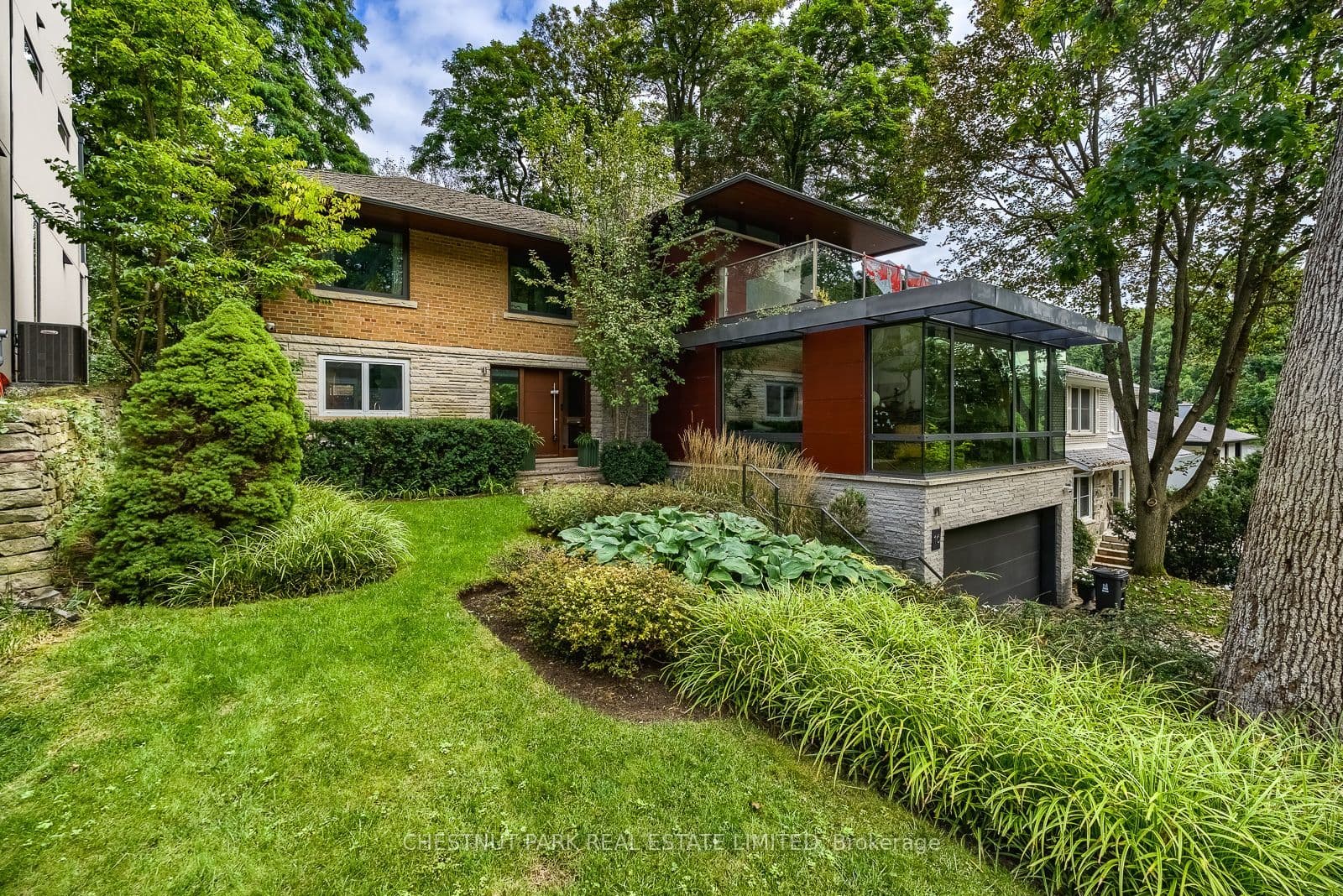 16 Fallingbrook Wood photo 1