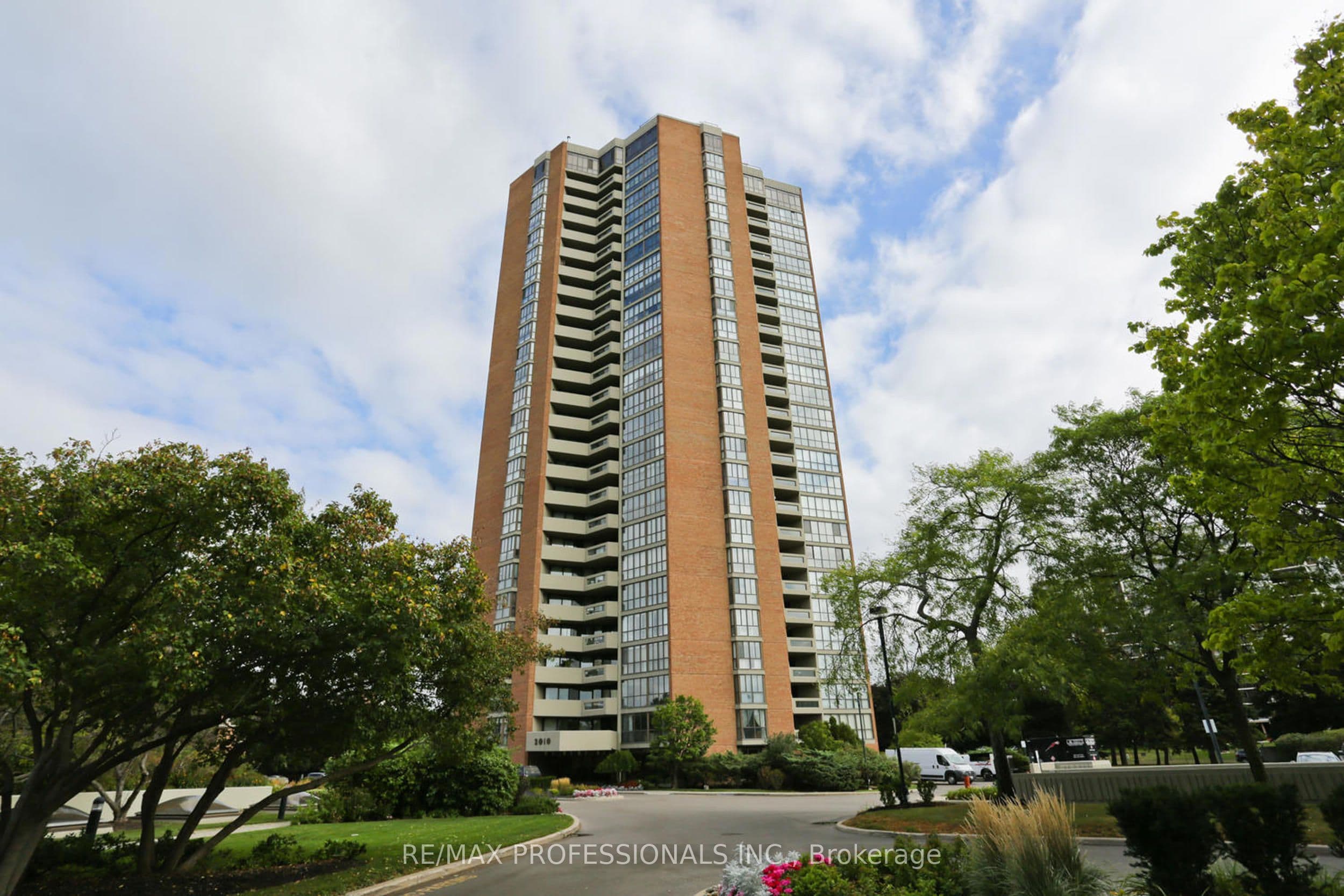 Unit 1004 2010 Islington Avenue photo 1