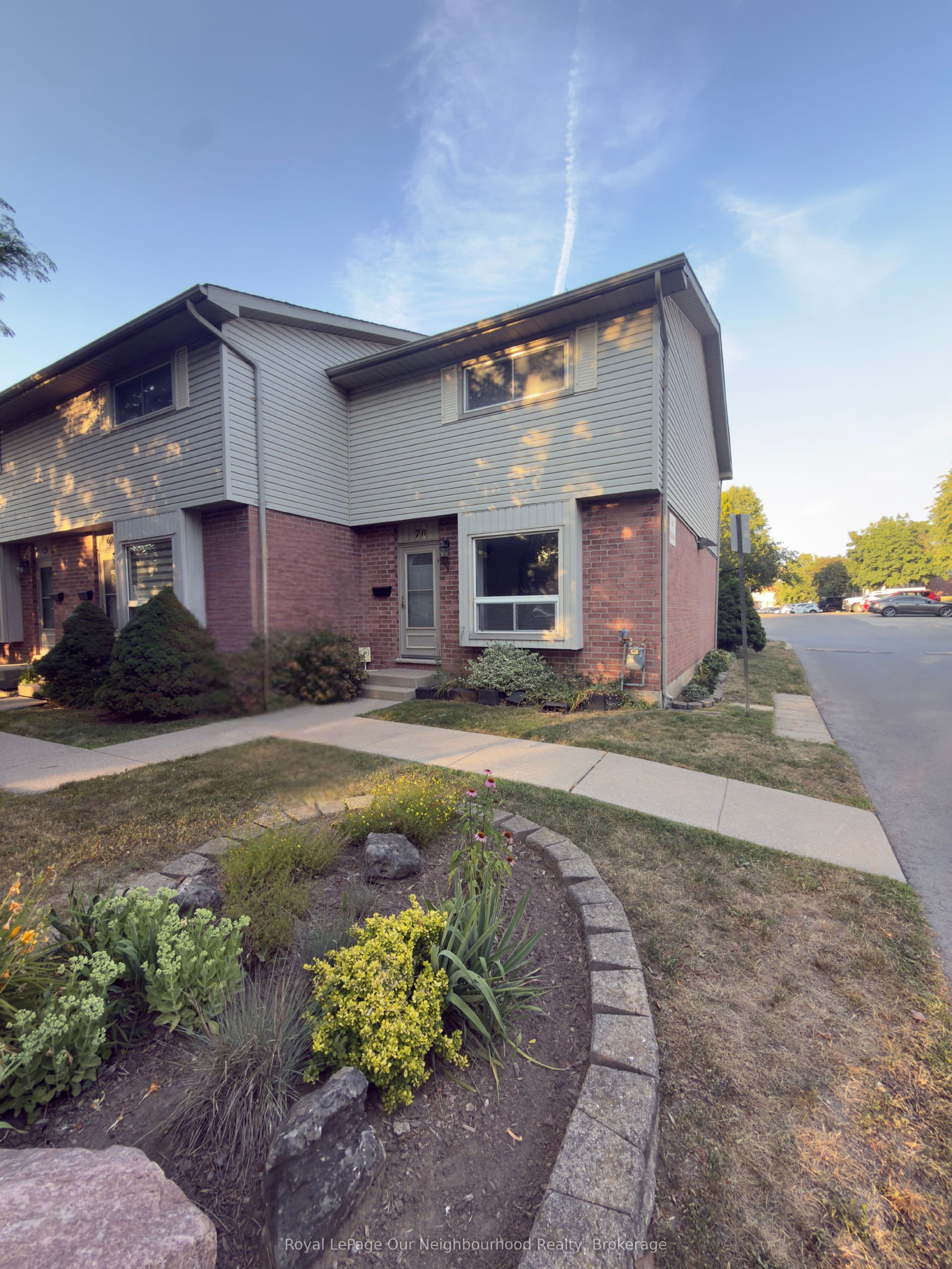 Unit 70 226 Highview Avenue photo 1