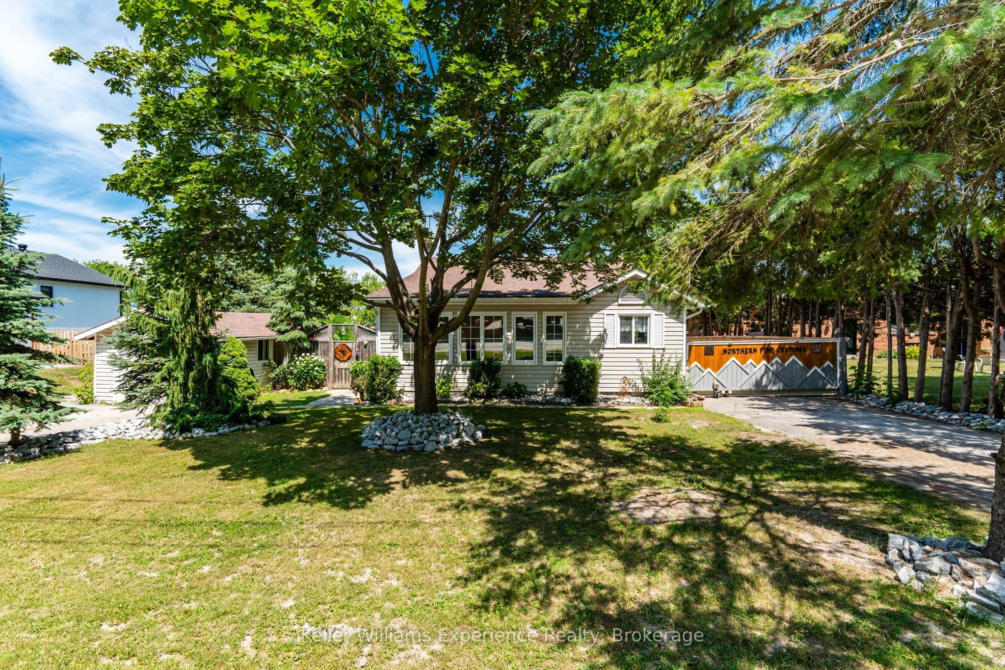 281 Park Street photo 1