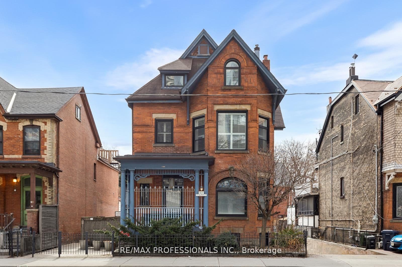 Unit C 253 Wellesley Street photo 1