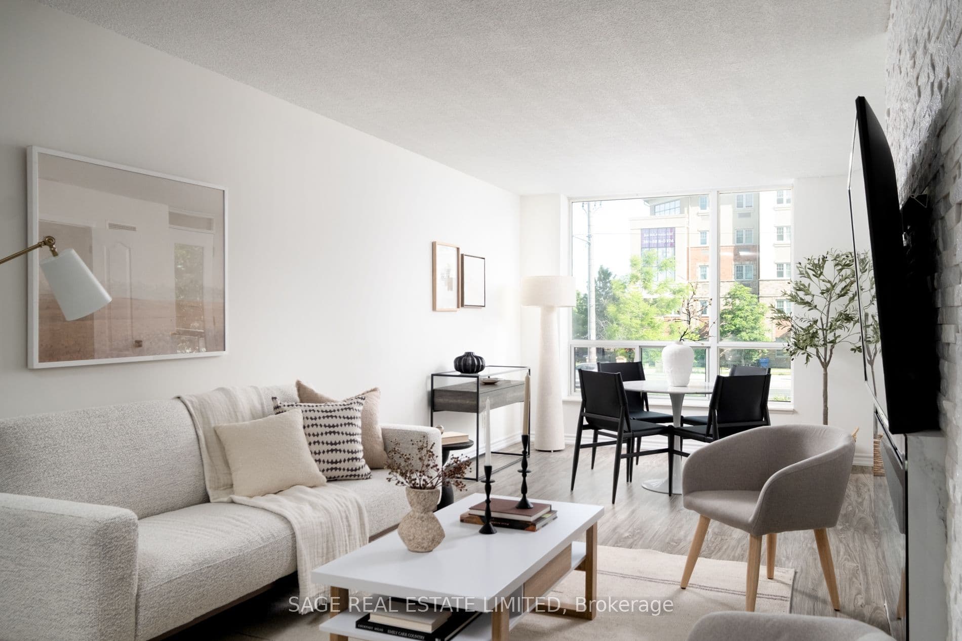 Unit 203 745 New Westminster Drive photo 1
