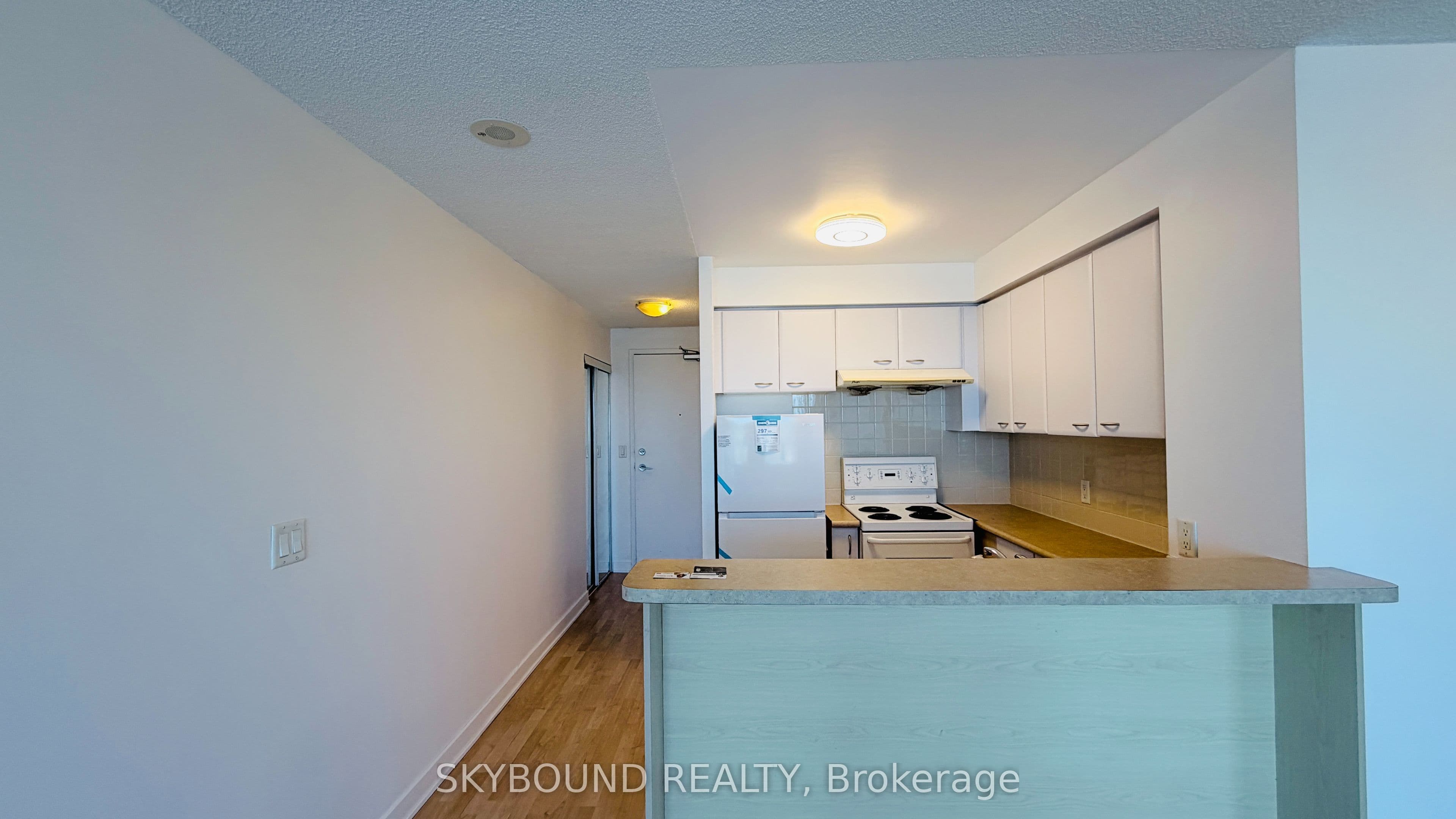 Unit 1702 38 Lee Centre Drive photo 1