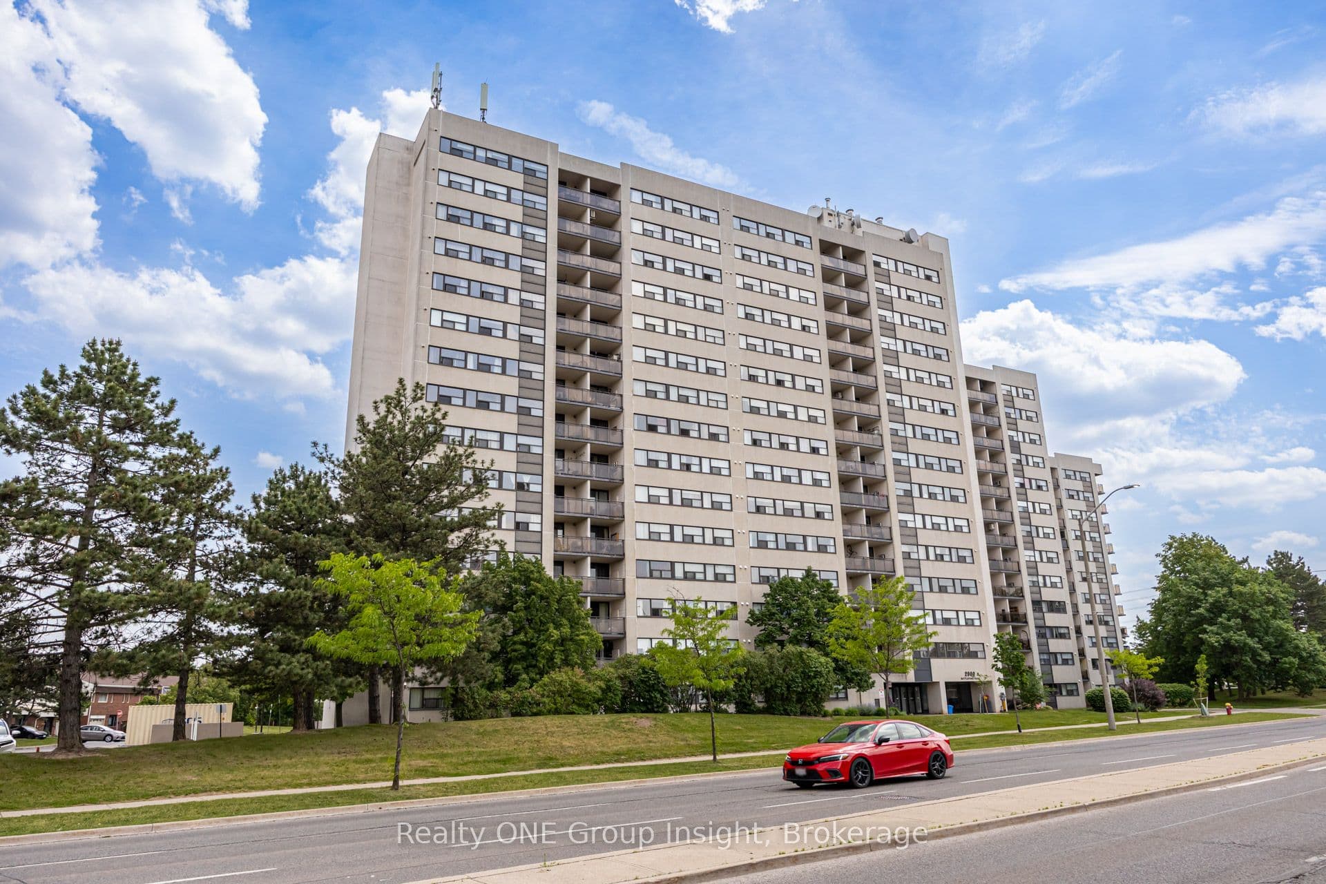 Unit 516 2900 Battleford Road photo 1