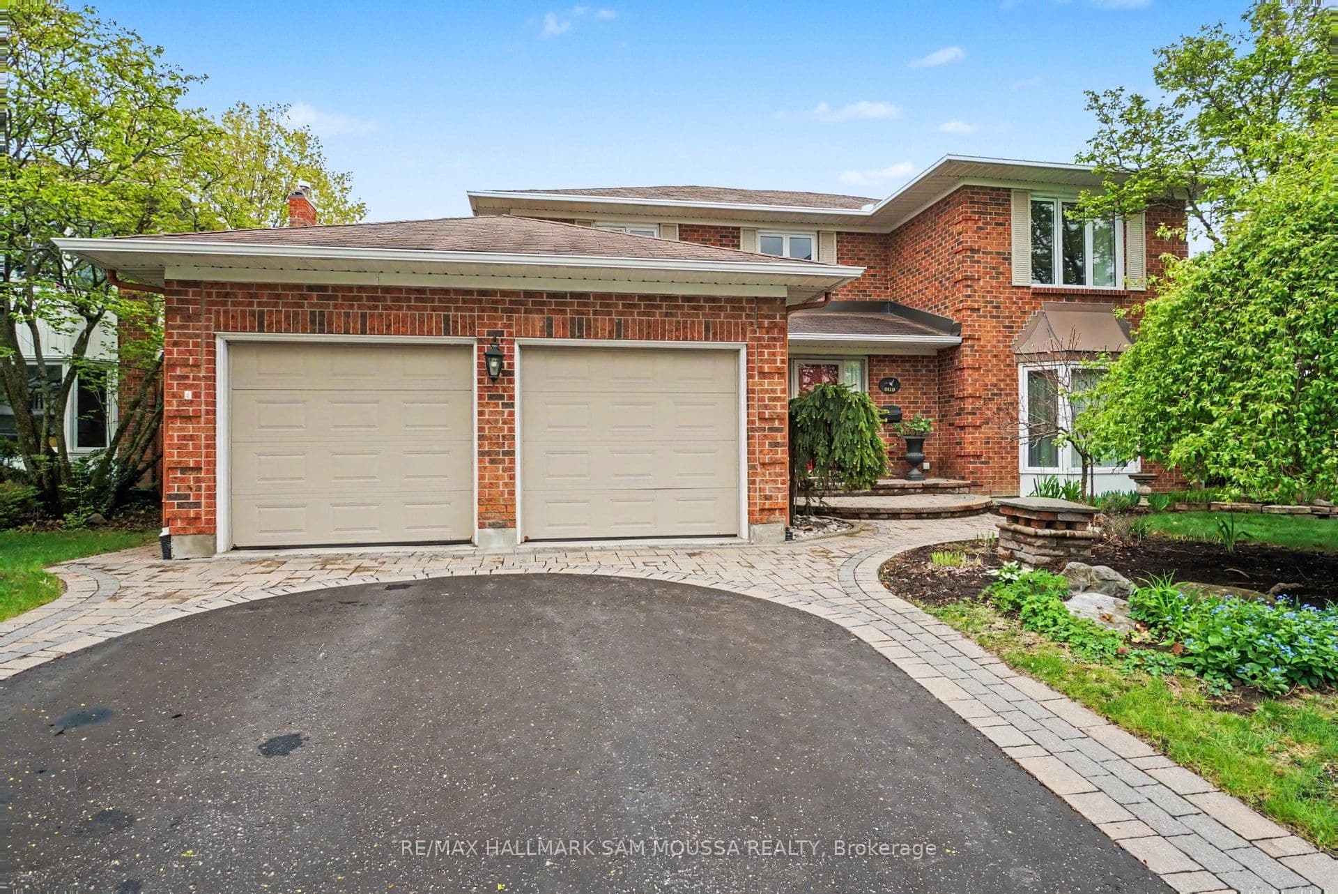 6115 Voyageur Drive photo 1
