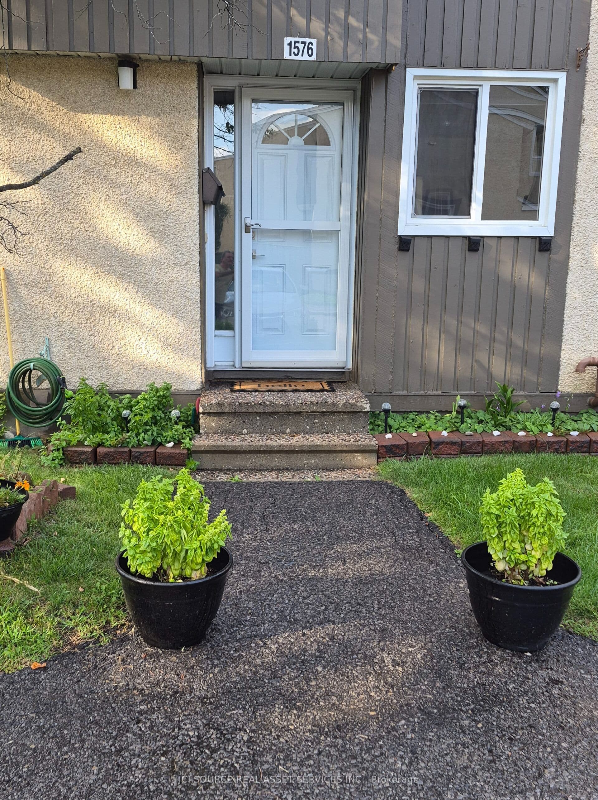 1576 Lassiter Terrace photo 1