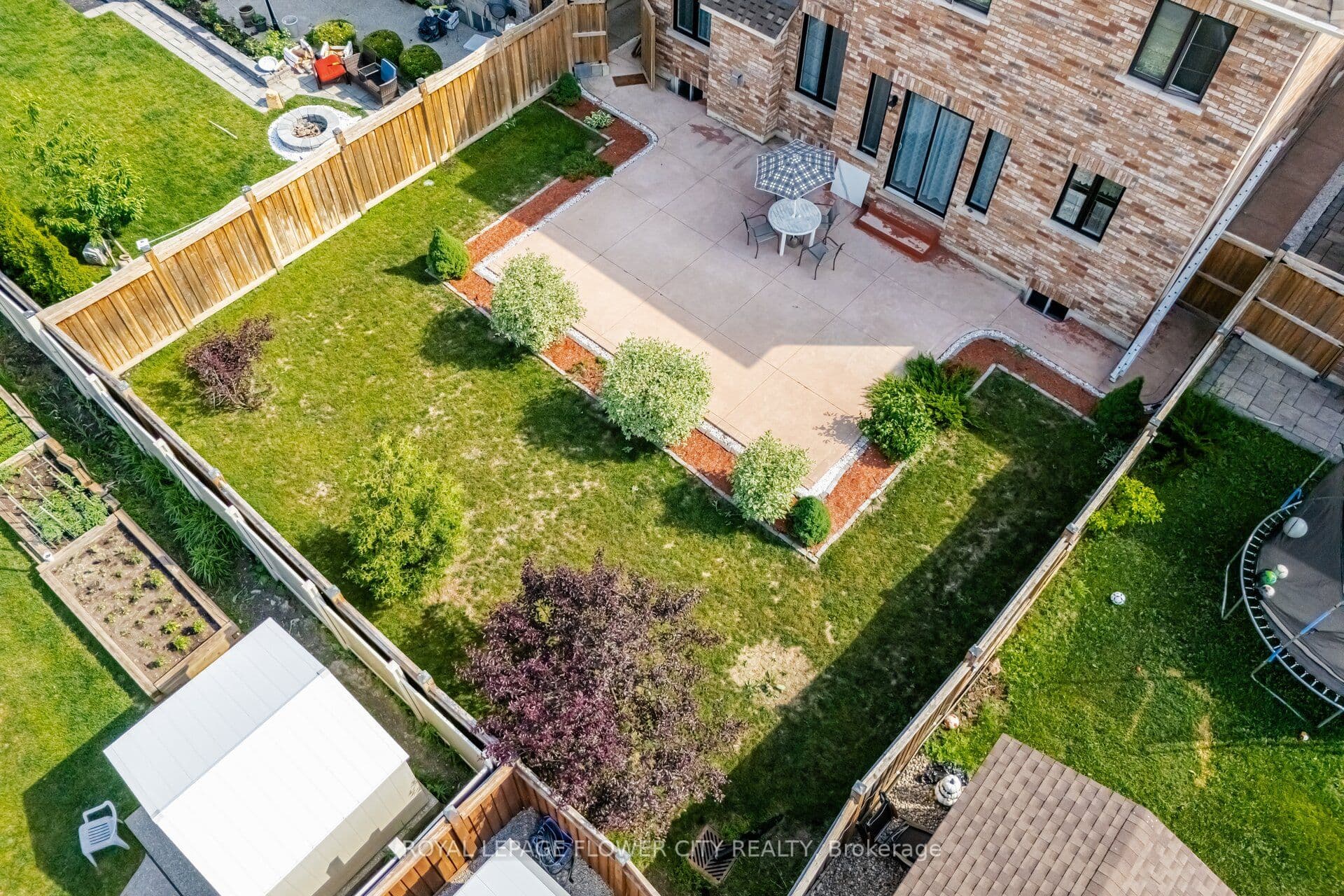35 Gordon Drive photo 1
