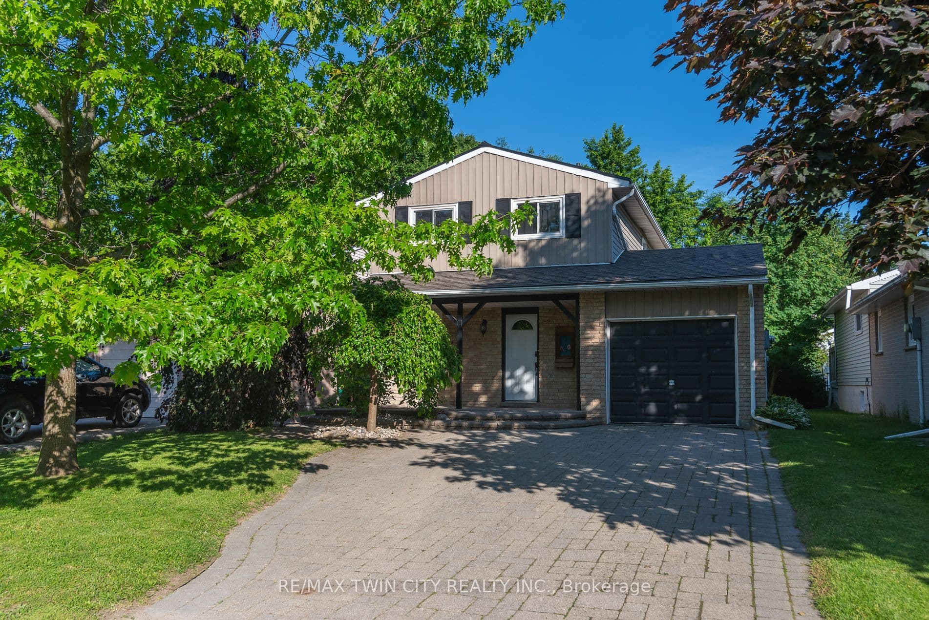 162 Parkside Drive photo 1