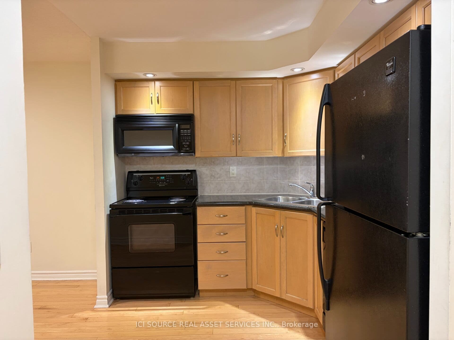 Unit 1445 250 Wellington Street photo 1