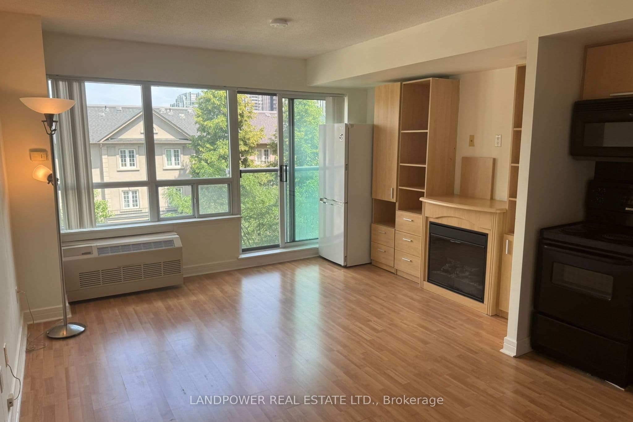 Unit 312 19 Avondale Avenue photo 1
