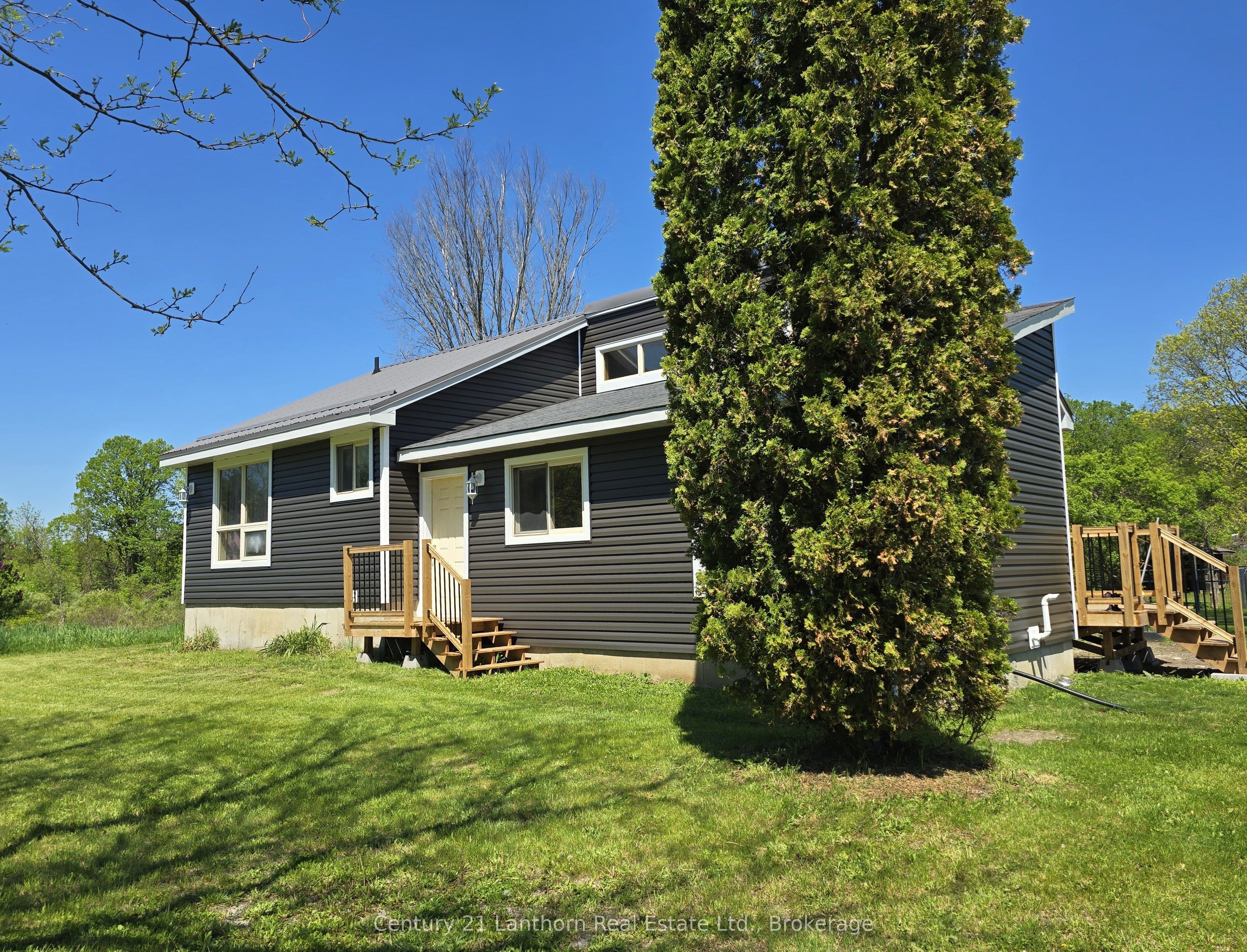 2147 Marlbank Road photo 1