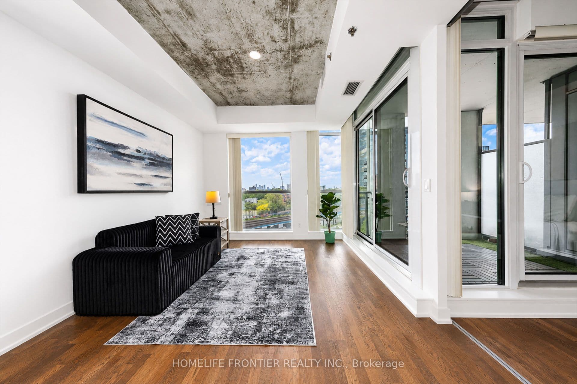 Unit 717 20 Minowan Miikan Lane photo 1