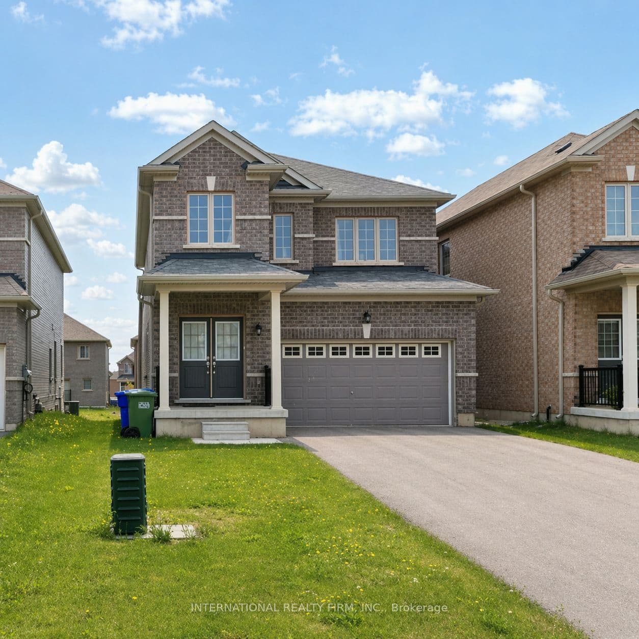 240 Ridley Crescent photo 1