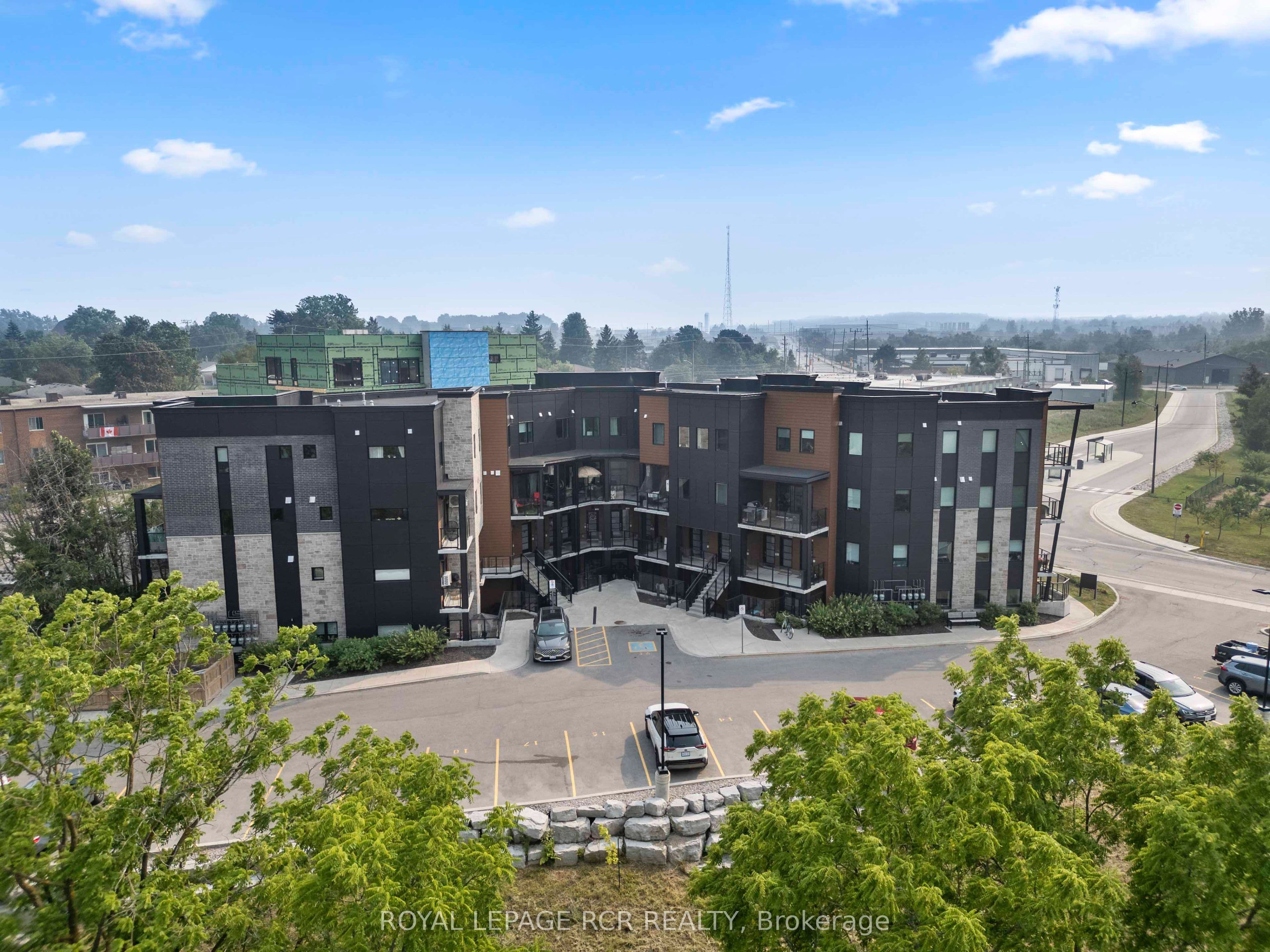 Unit 102 17 Centre Street photo 1
