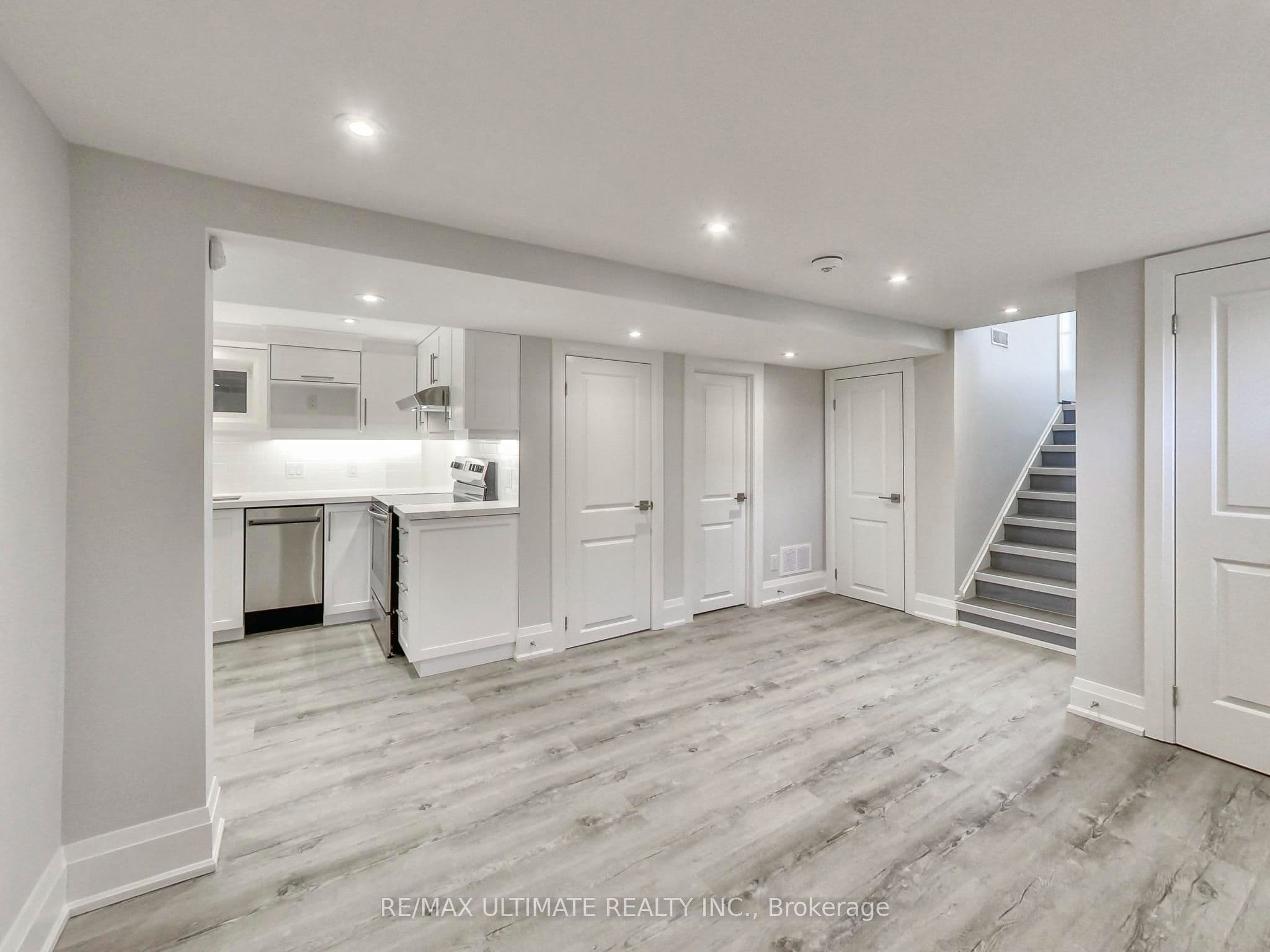Unit Lower 614 Northcliffe Boulevard photo 1