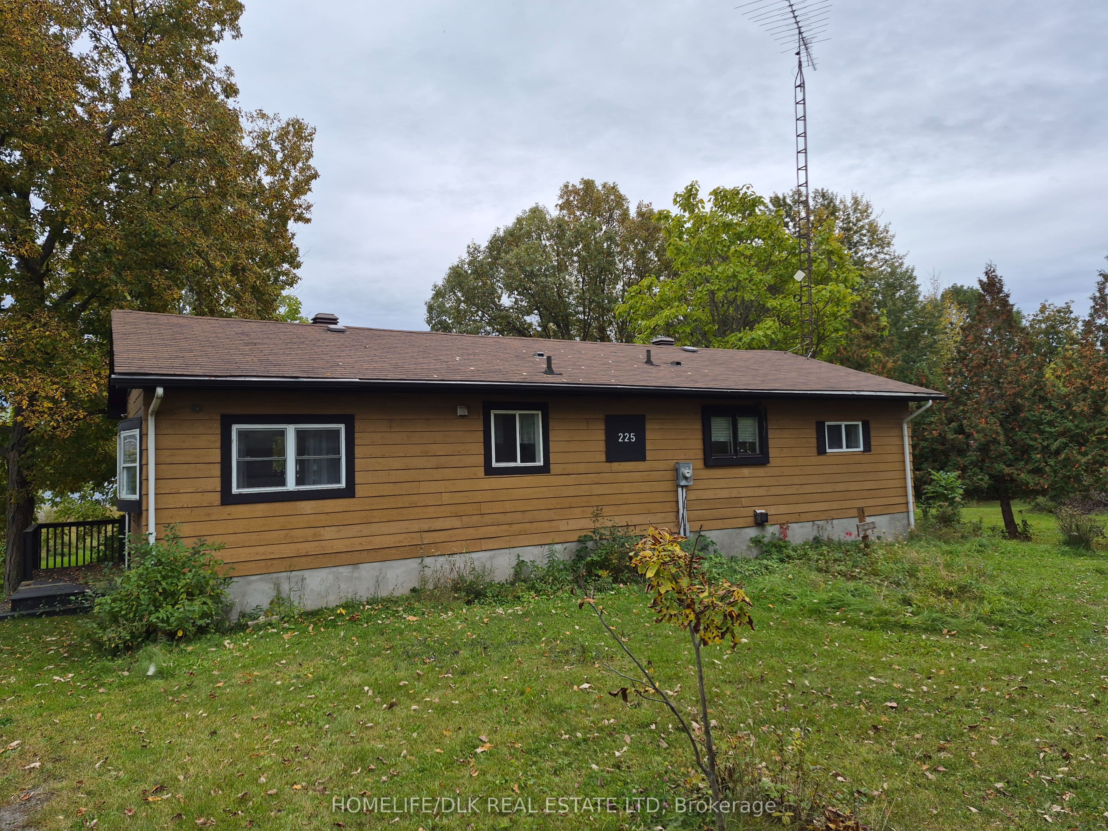 225 Johnson Bay Lane photo 1